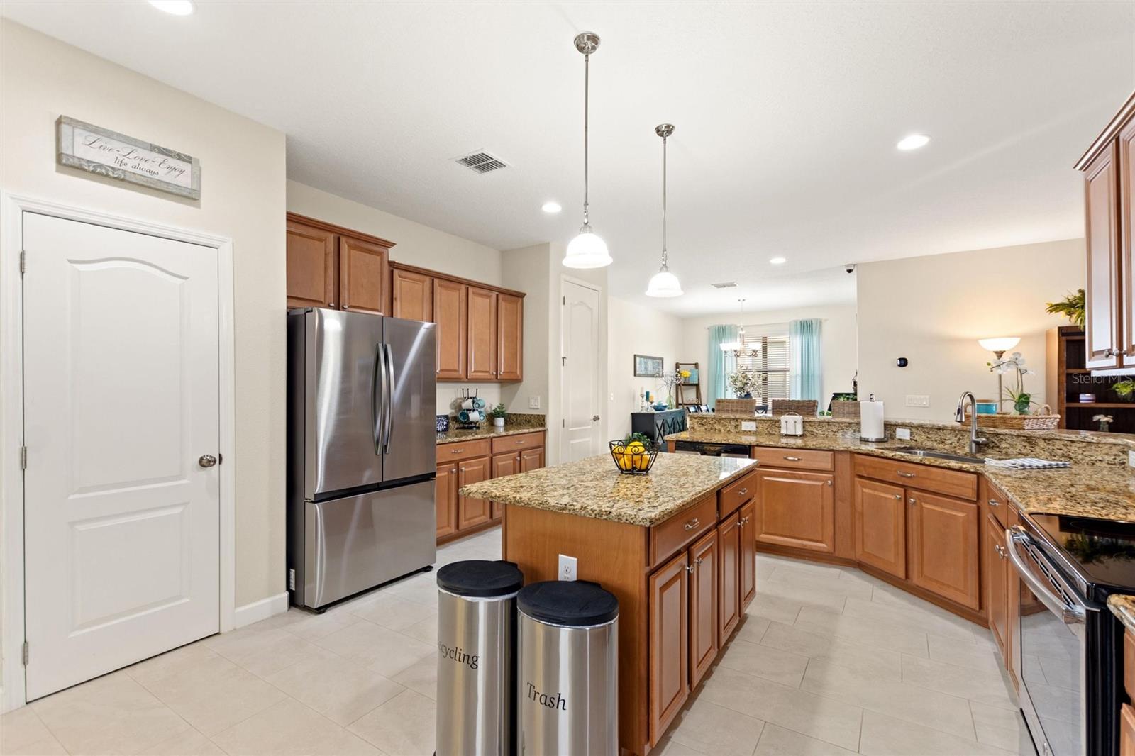 Image 14 of 66 For 1389 Dolphin Head Street