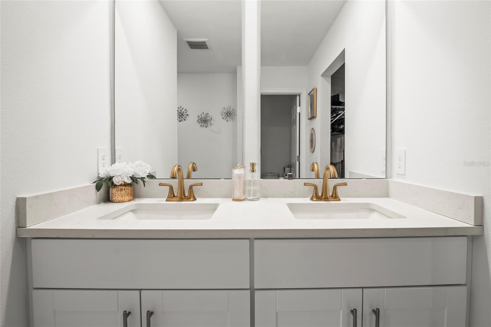 Image 15 of 46 For 2943 Sunstar Drive