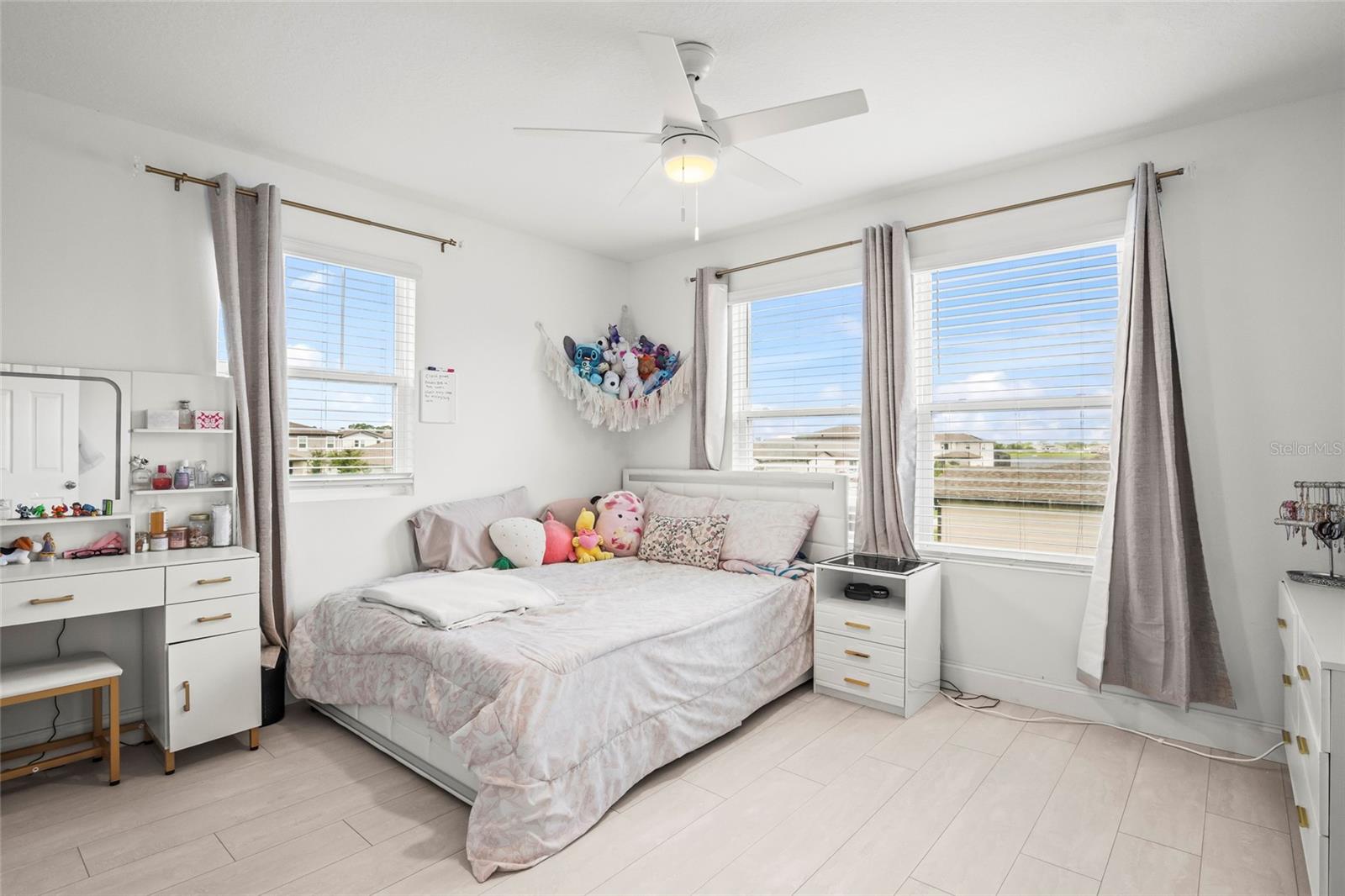 Image 19 of 46 For 2943 Sunstar Drive