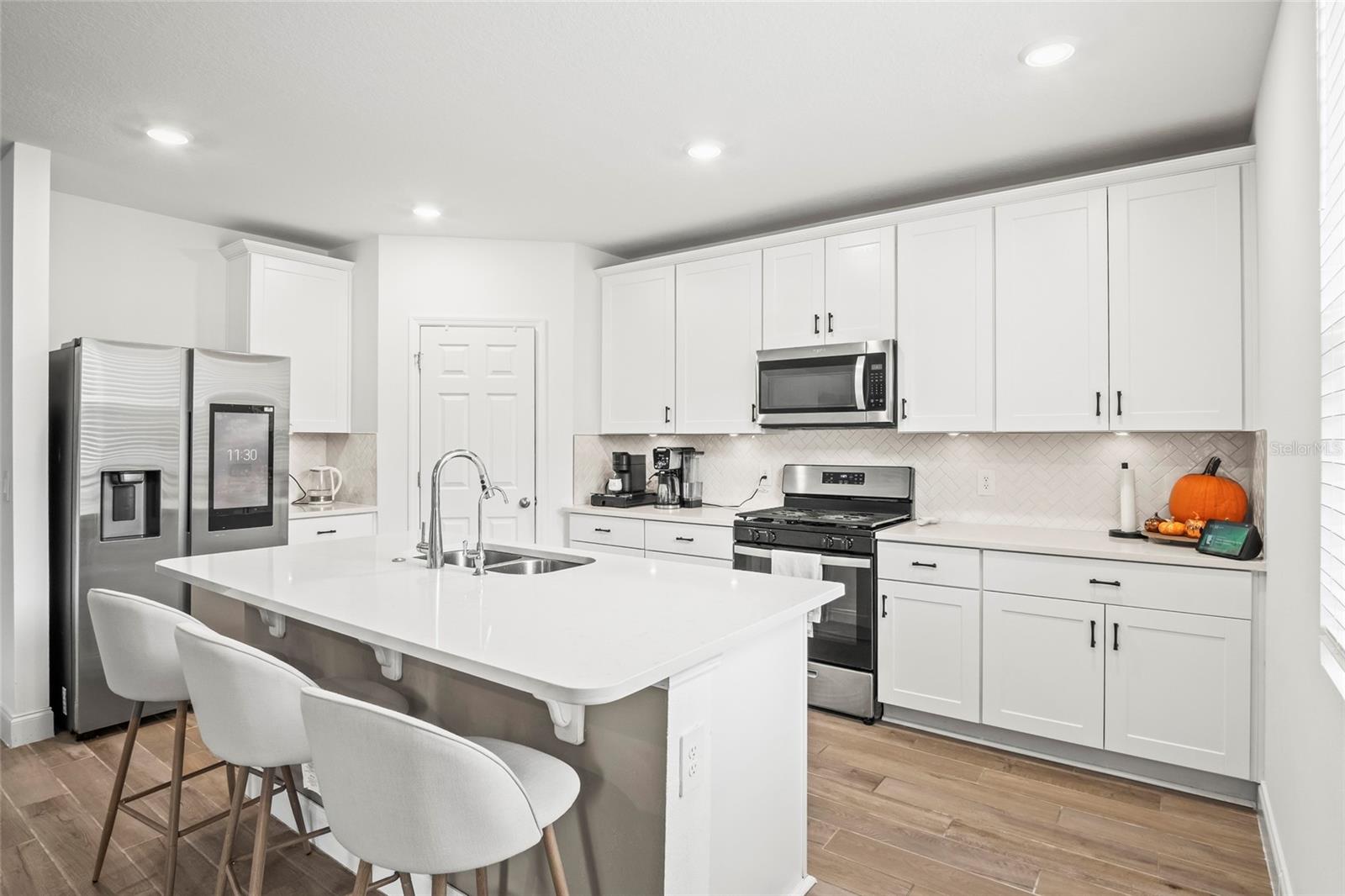 Image 8 of 46 For 2943 Sunstar Drive