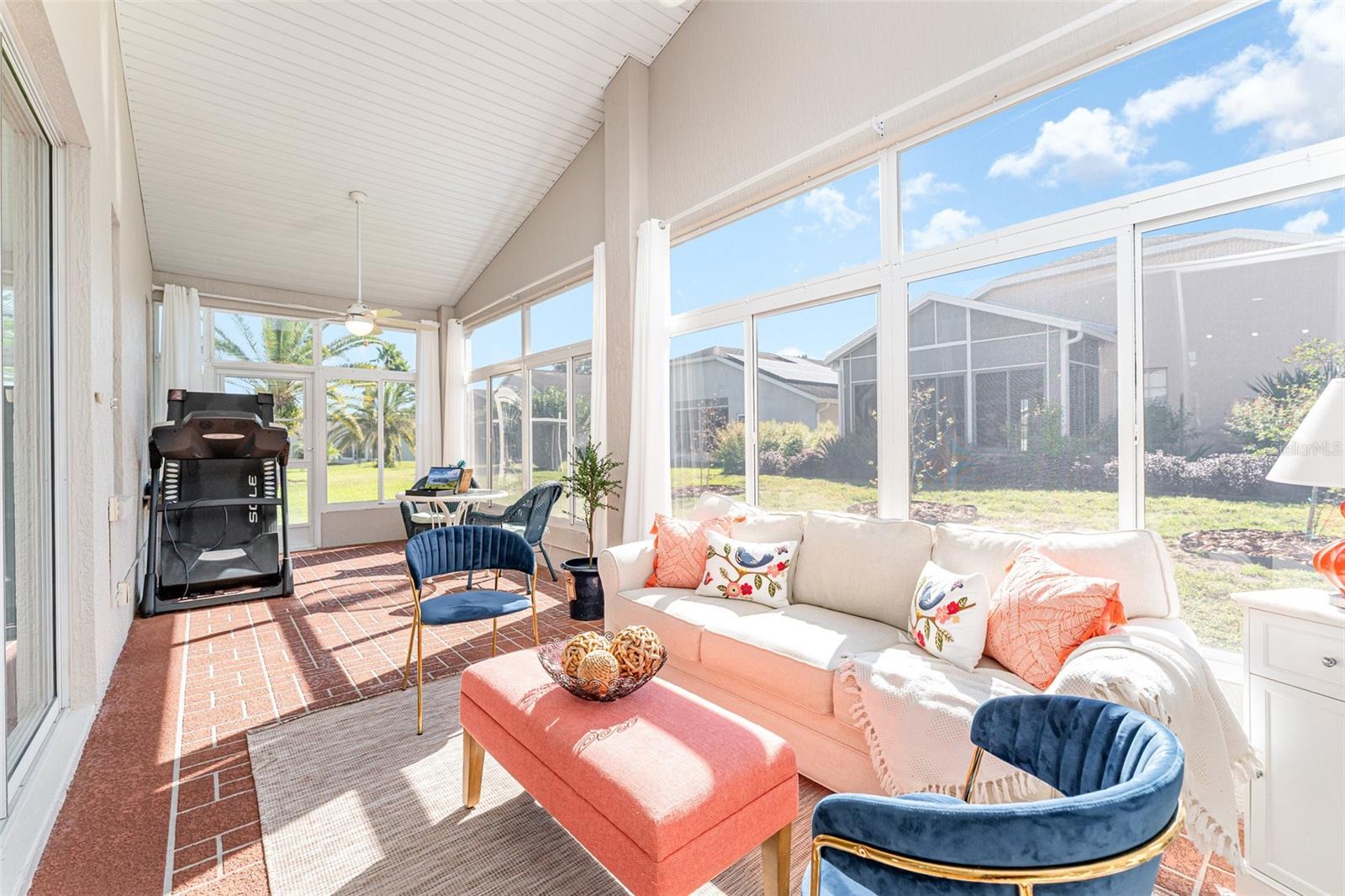 Image 22 of 44 For 225 High Vista Drive