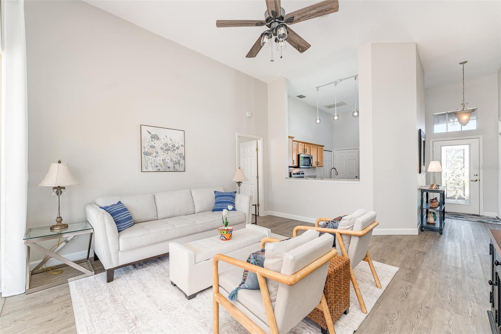 Image 6 of 44 For 225 High Vista Drive