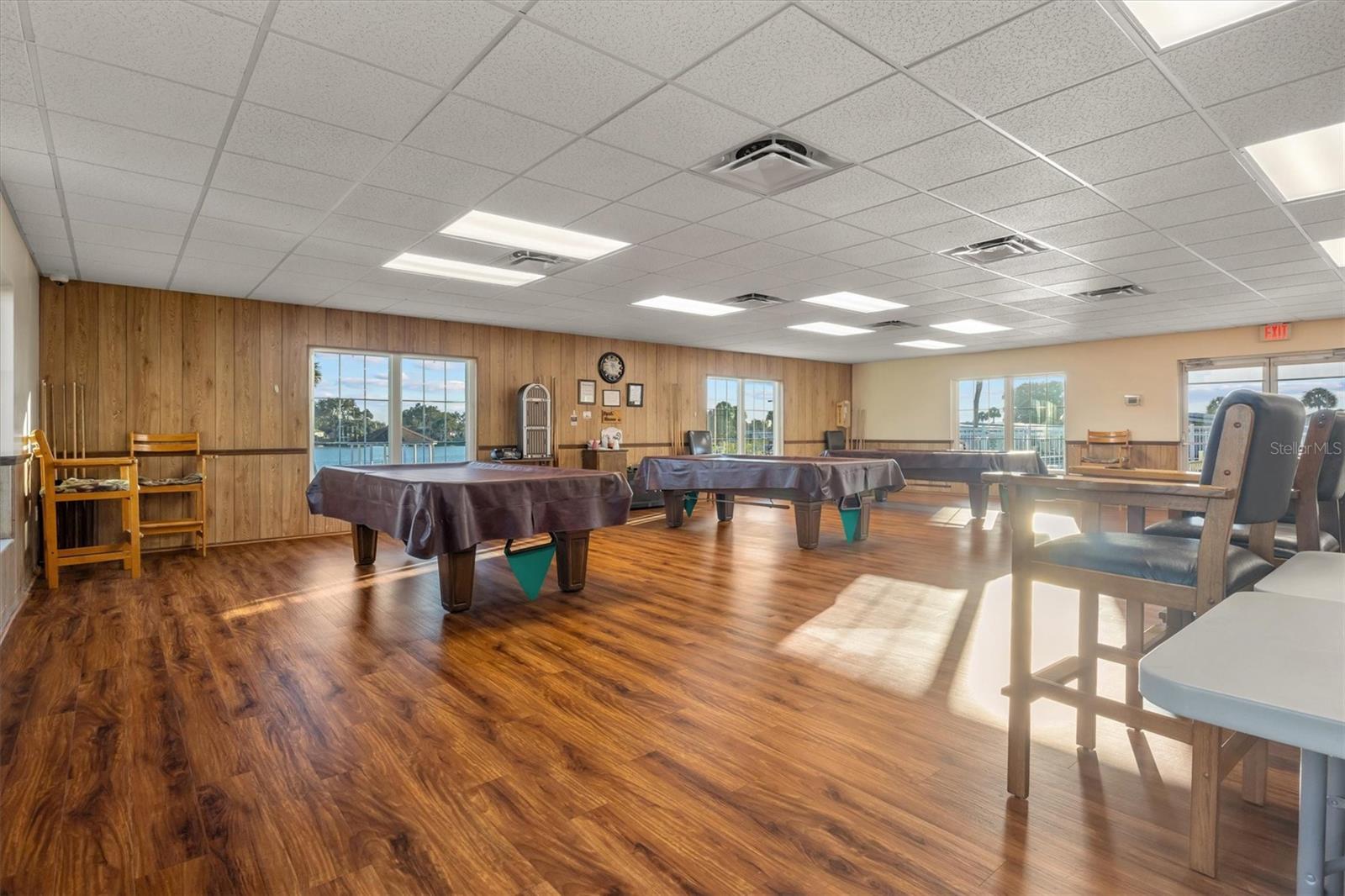 Image 33 of 47 For 4077 Rolling Oaks Drive