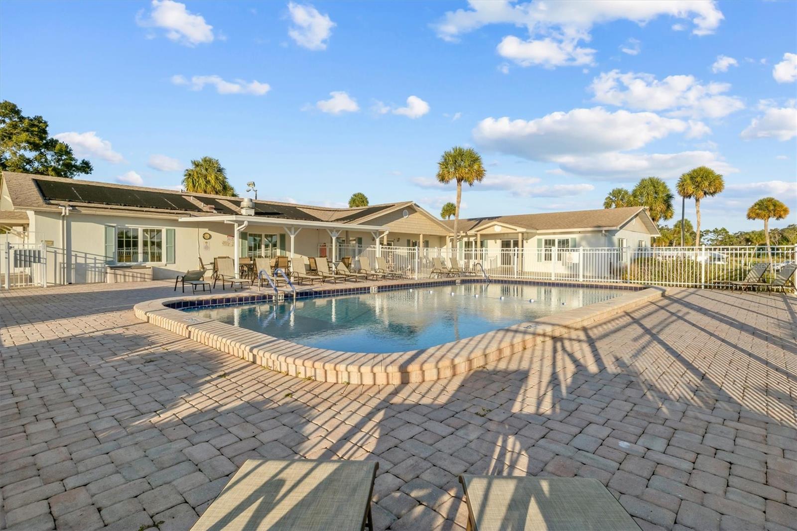 Image 38 of 47 For 4077 Rolling Oaks Drive