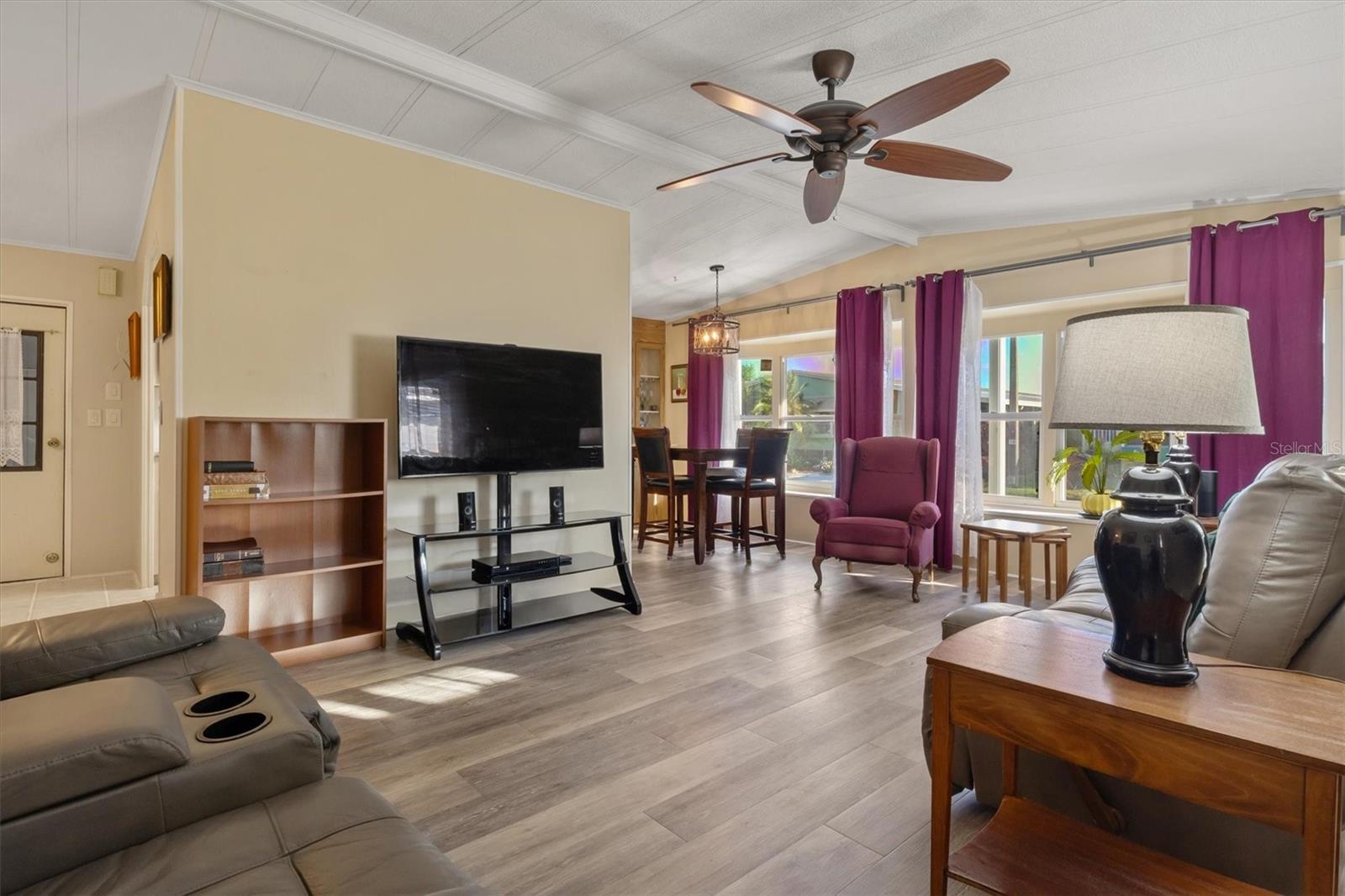 Image 6 of 47 For 4077 Rolling Oaks Drive