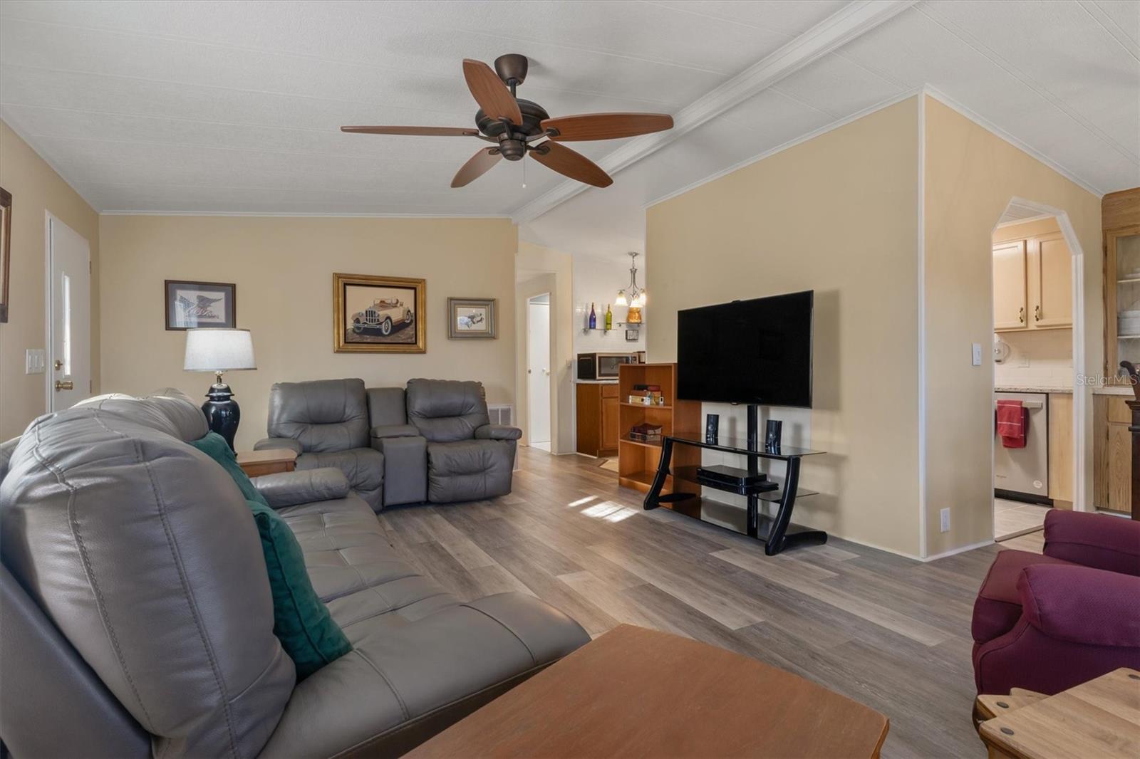 Image 7 of 47 For 4077 Rolling Oaks Drive