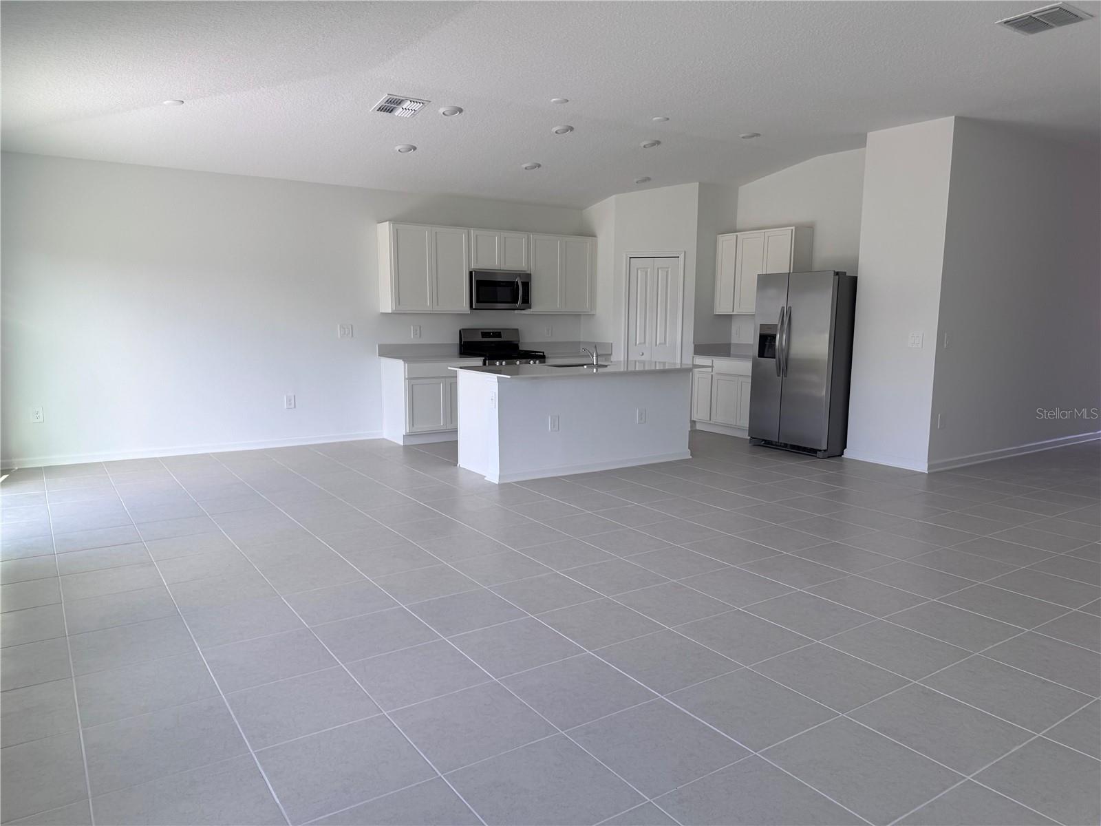 Image 4 of 14 For 7605 Gemstone Street