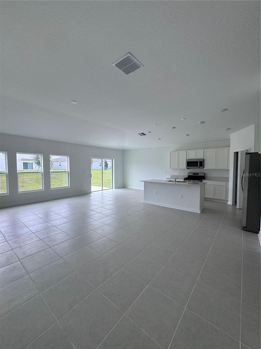 Image 5 of 14 For 7605 Gemstone Street