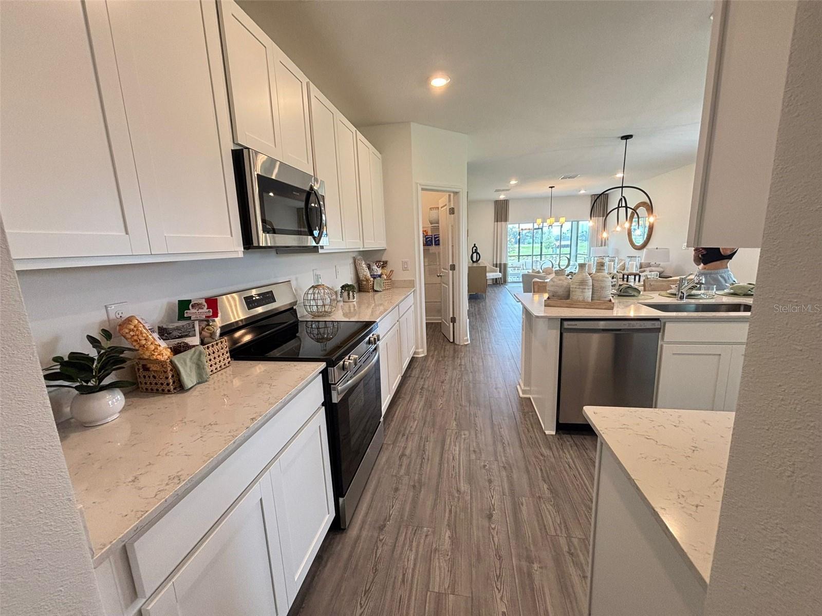 Image 3 of 17 For 4783 83rd Loop