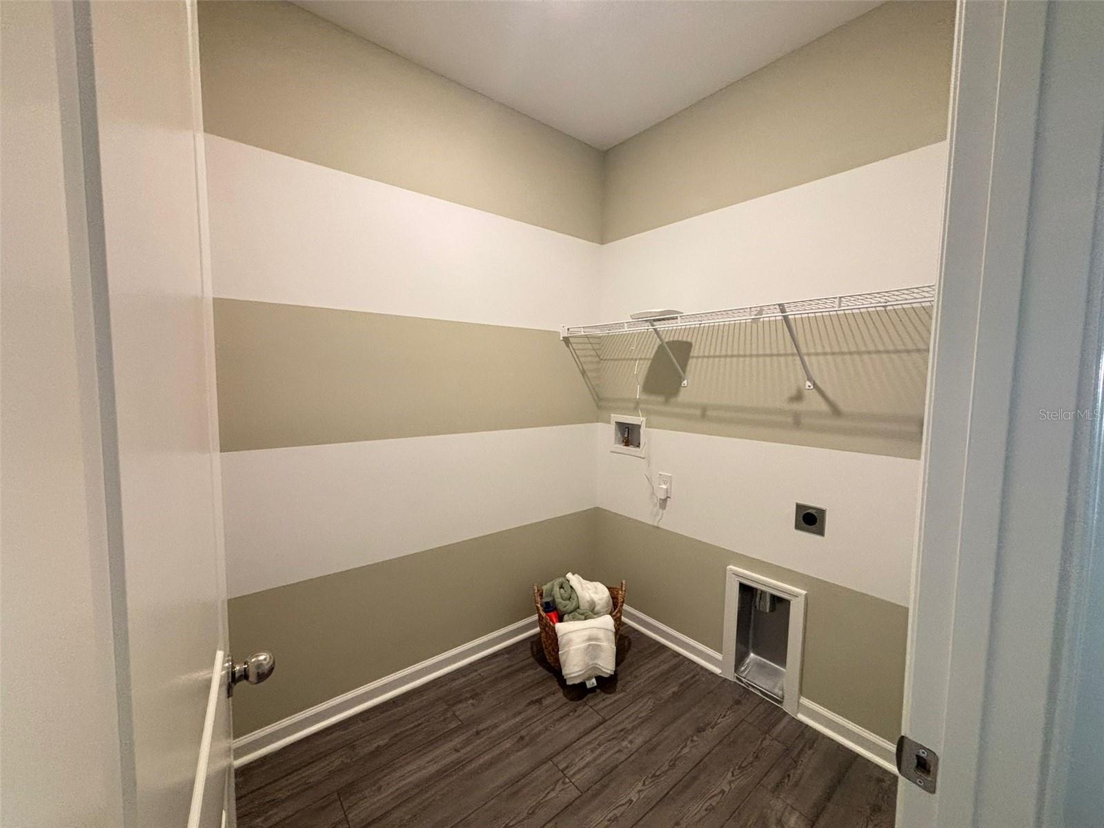 Image 7 of 17 For 4783 83rd Loop