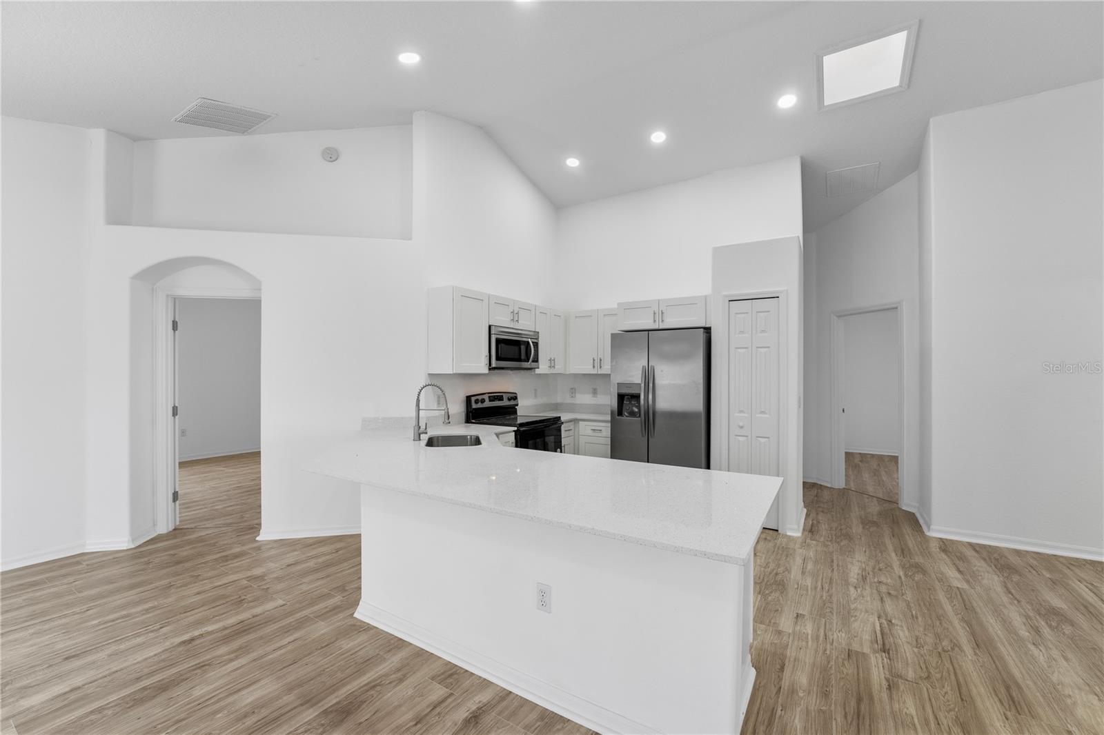 Listing photo id 14 for 3193 Verbena Court