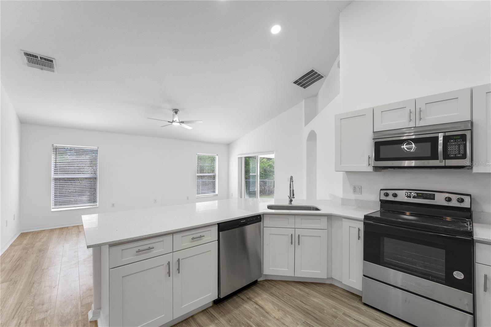 Listing photo id 17 for 3193 Verbena Court