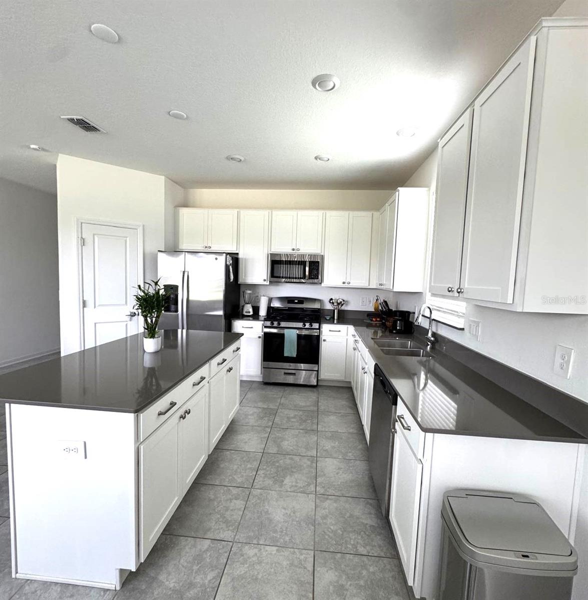 Image 6 of 15 For 26316 Feathergrass Circle