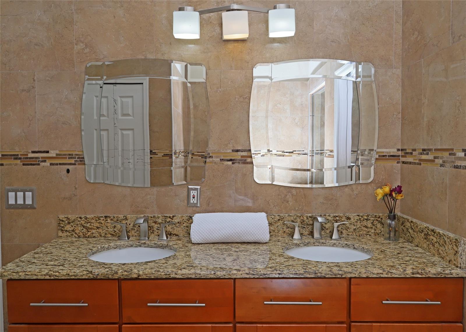 Image 16 of 47 For 467 Tess Court