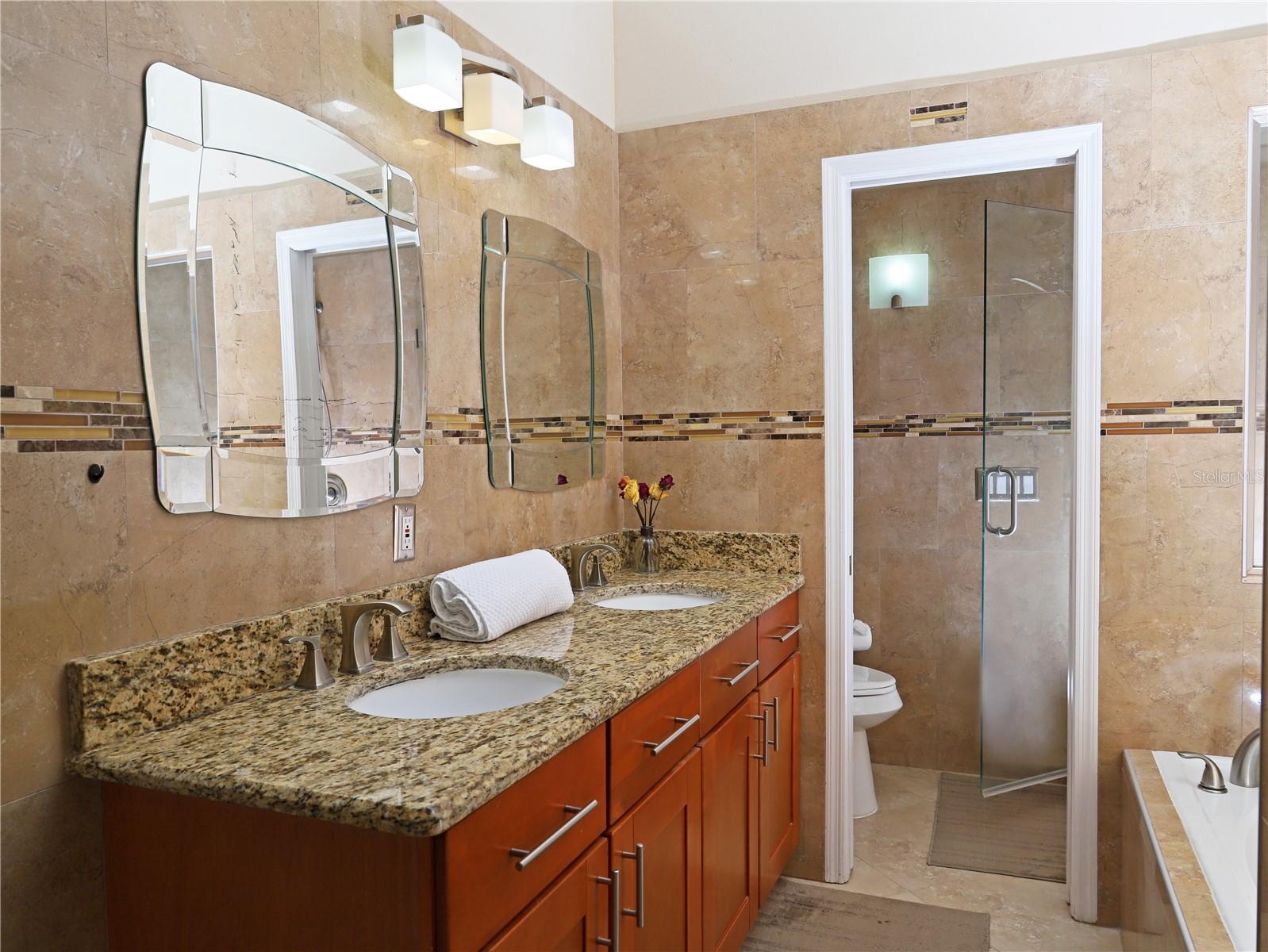 Image 18 of 47 For 467 Tess Court