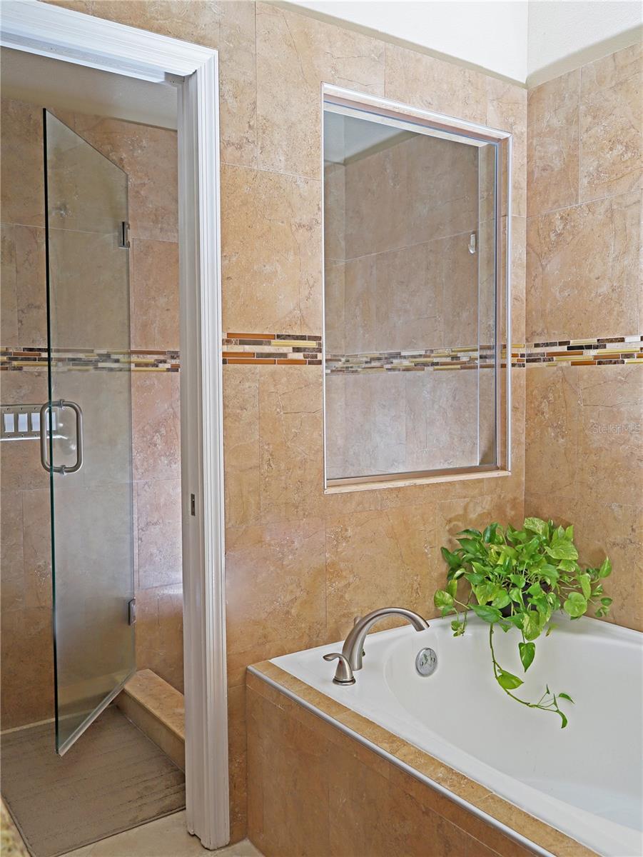 Image 19 of 47 For 467 Tess Court