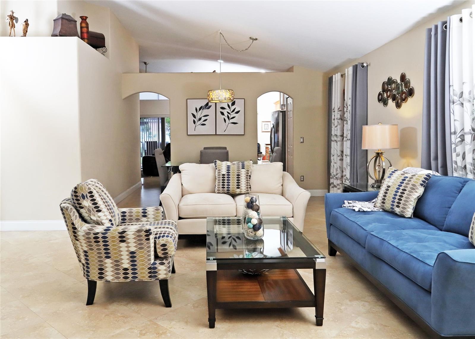 Image 24 of 47 For 467 Tess Court