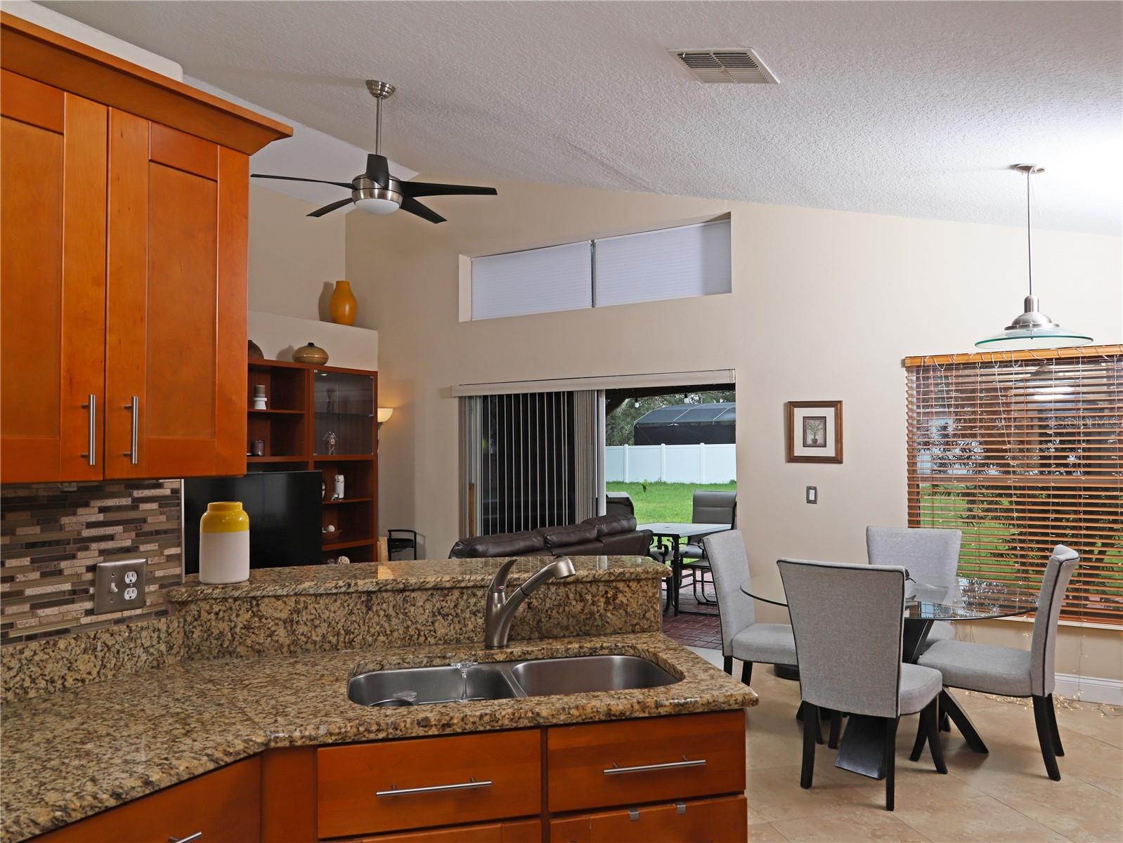 Image 27 of 47 For 467 Tess Court