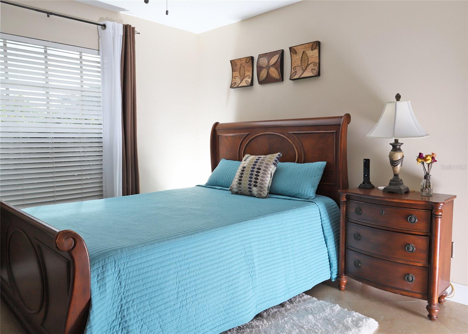 Image 3 of 47 For 467 Tess Court