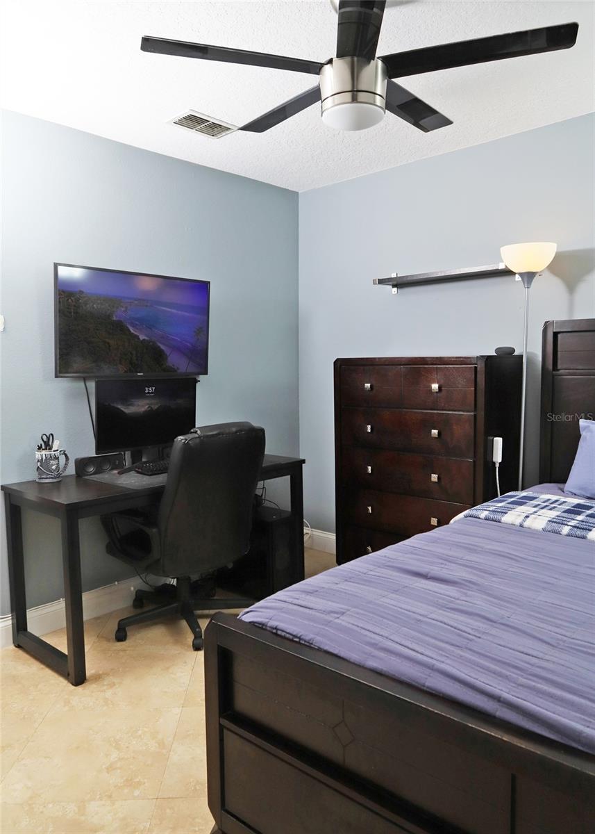 Image 5 of 47 For 467 Tess Court