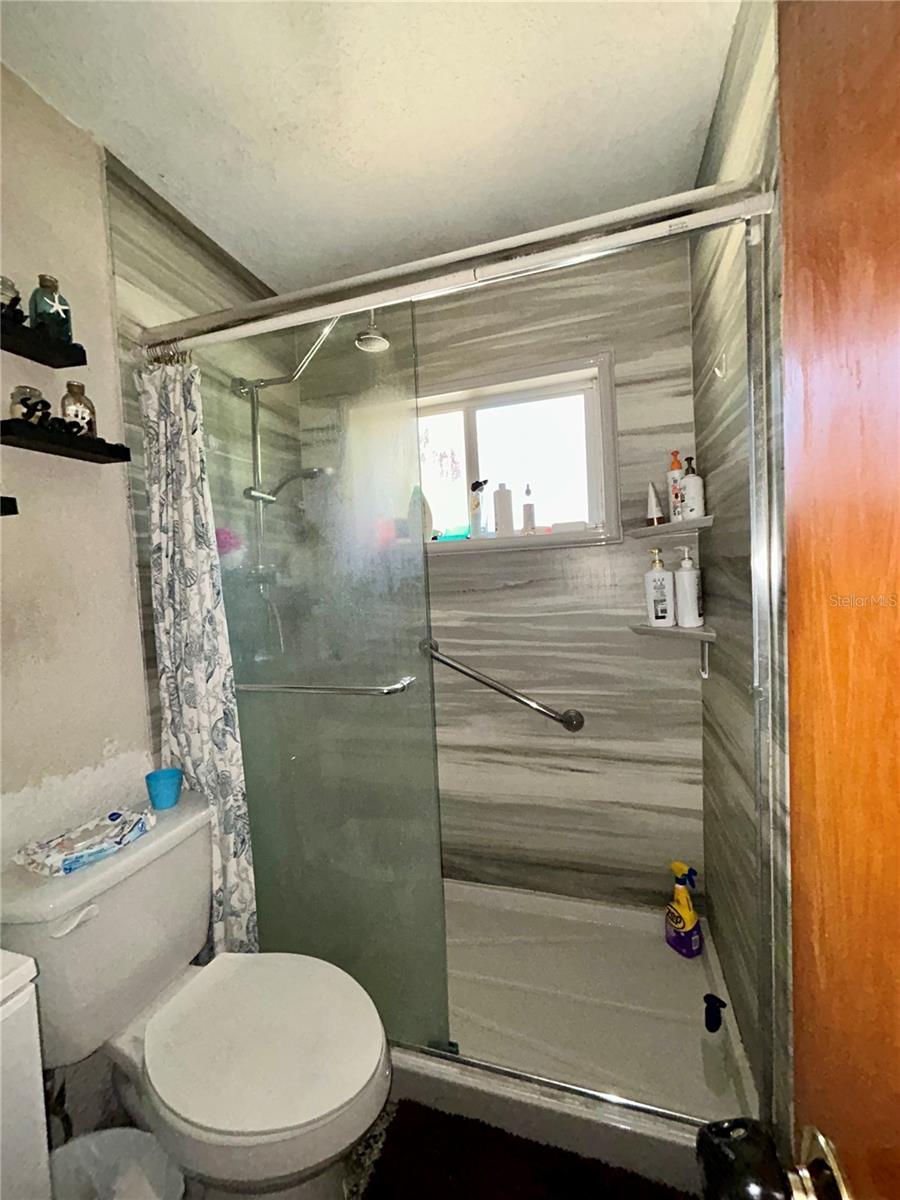 Image 10 of 20 For 2515 Beaumont Avenue