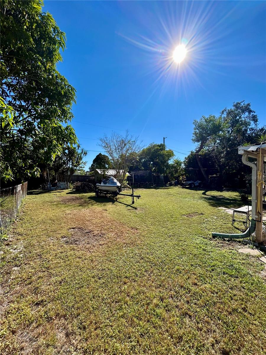 Image 17 of 20 For 2515 Beaumont Avenue