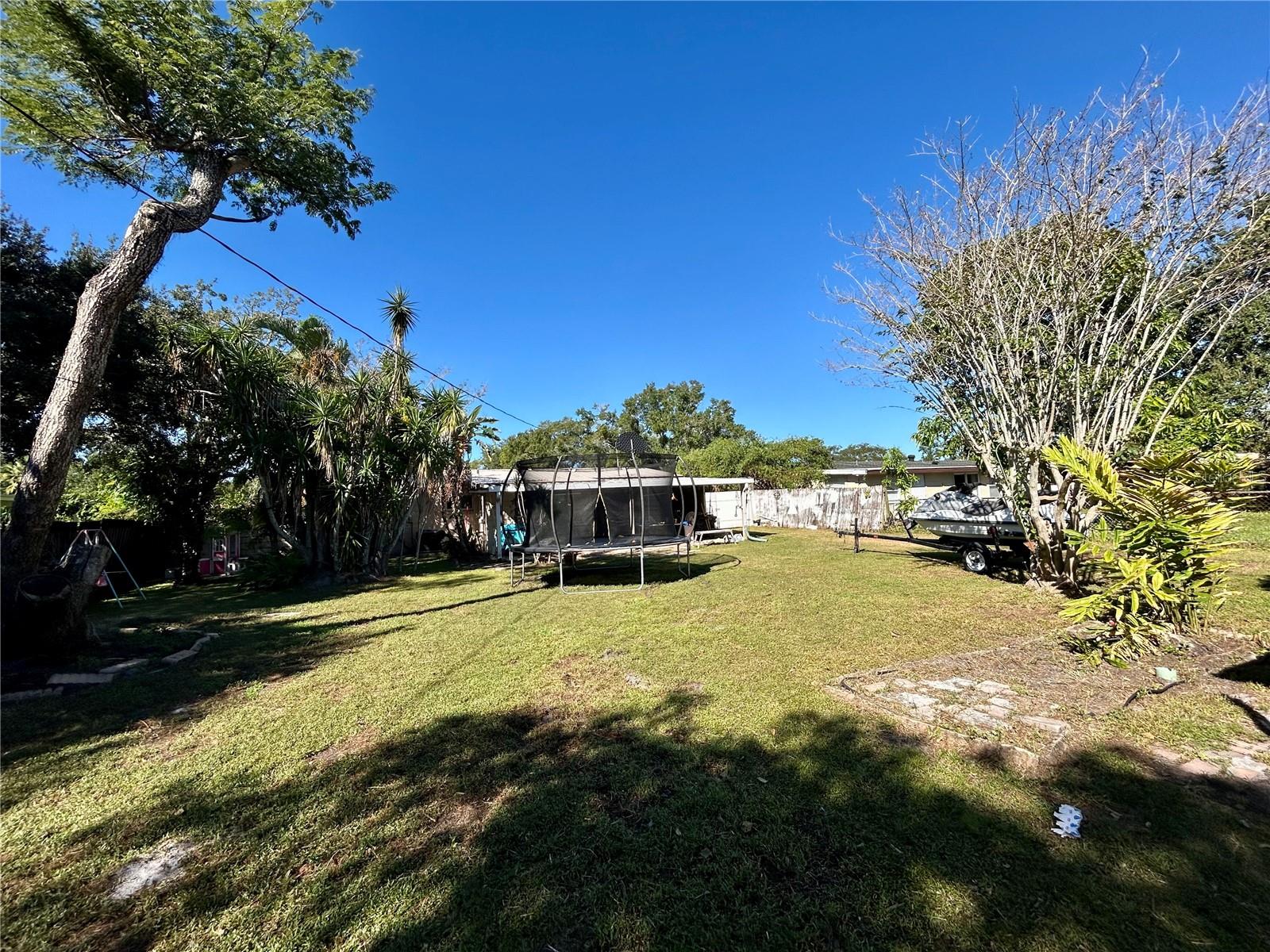 Image 18 of 20 For 2515 Beaumont Avenue