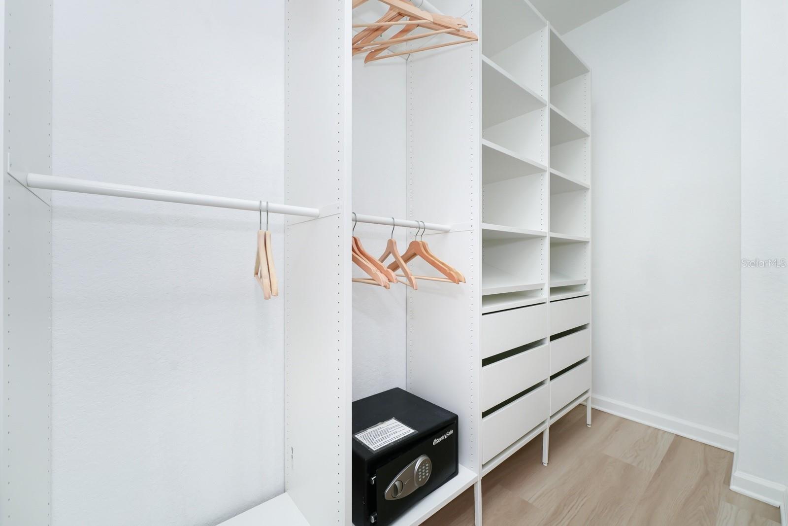 Image 18 of 33 For 4830 Tidecrest Avenue 183