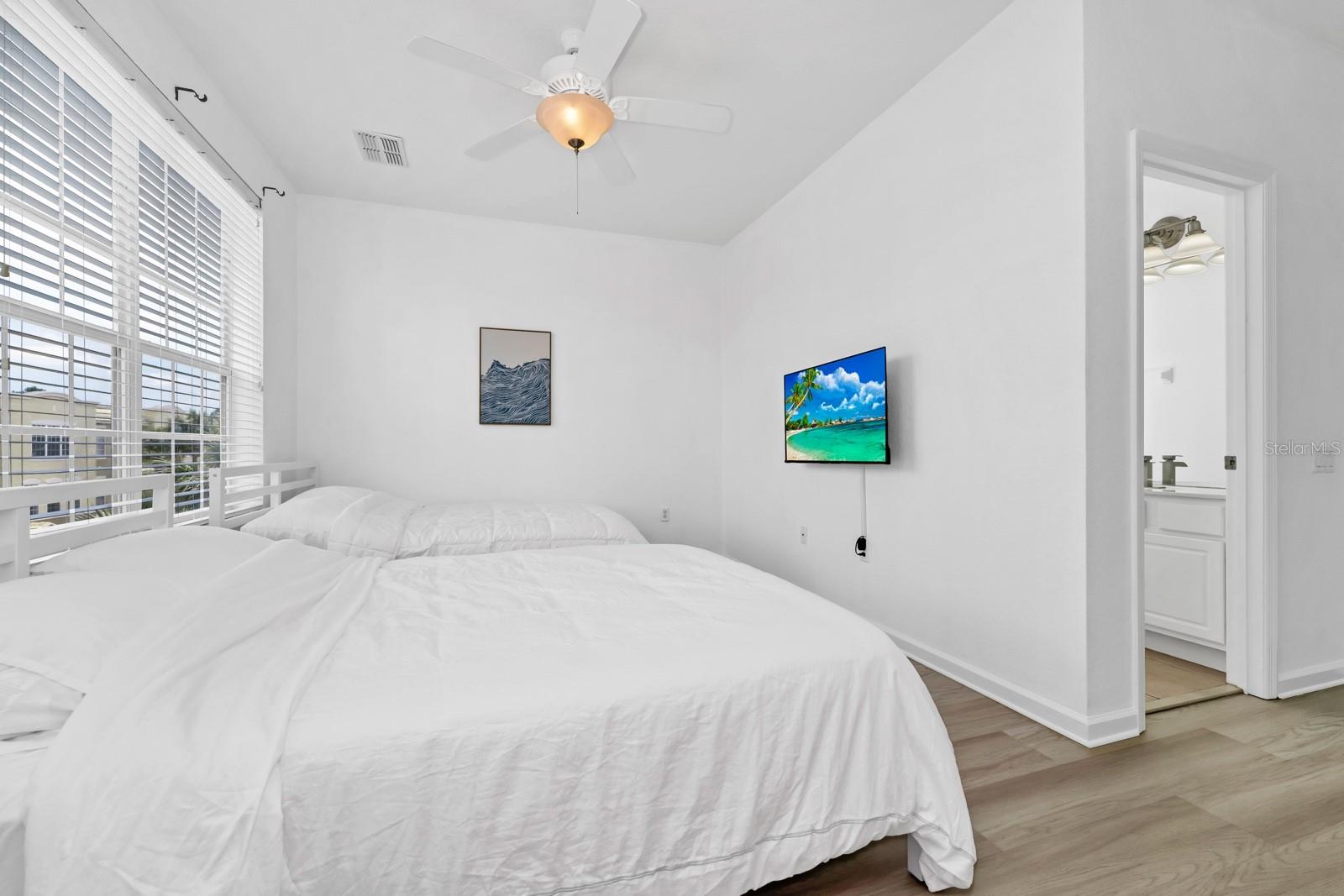 Image 20 of 33 For 4830 Tidecrest Avenue 183