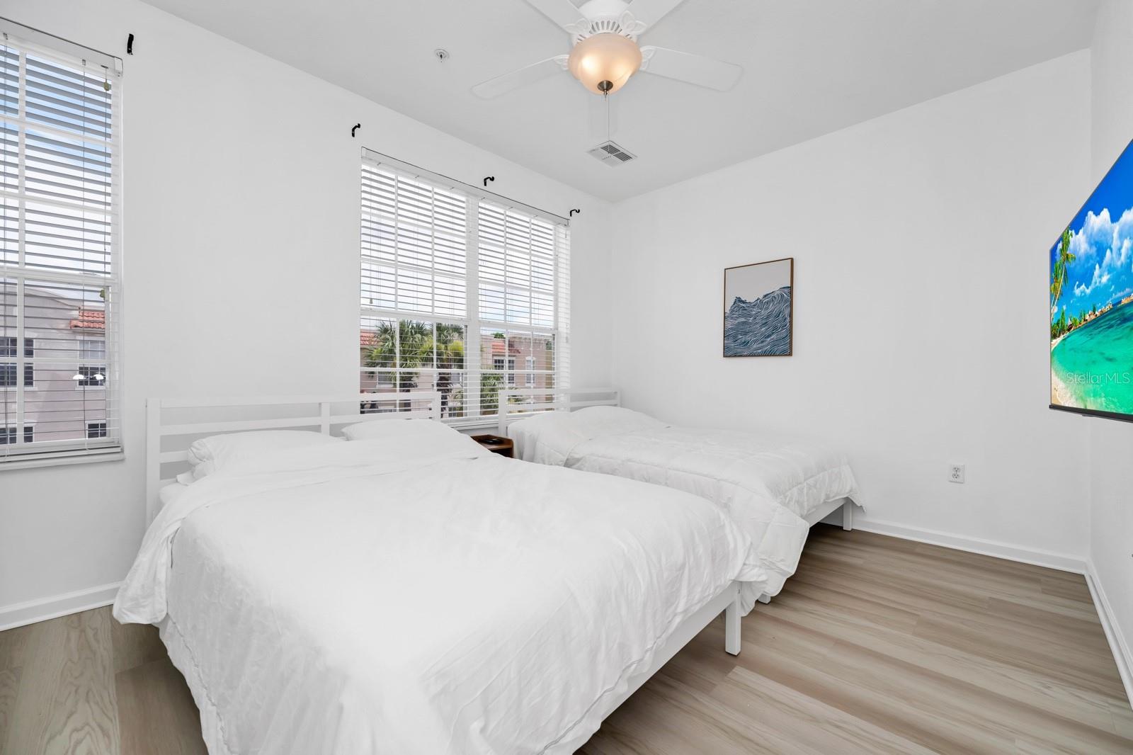 Image 21 of 33 For 4830 Tidecrest Avenue 183