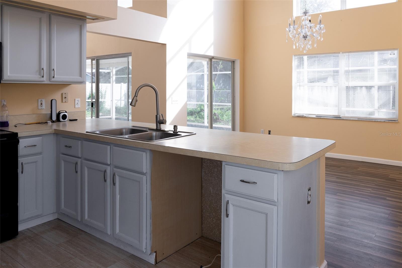 Image 16 of 29 For 638 Kangaroo Drive