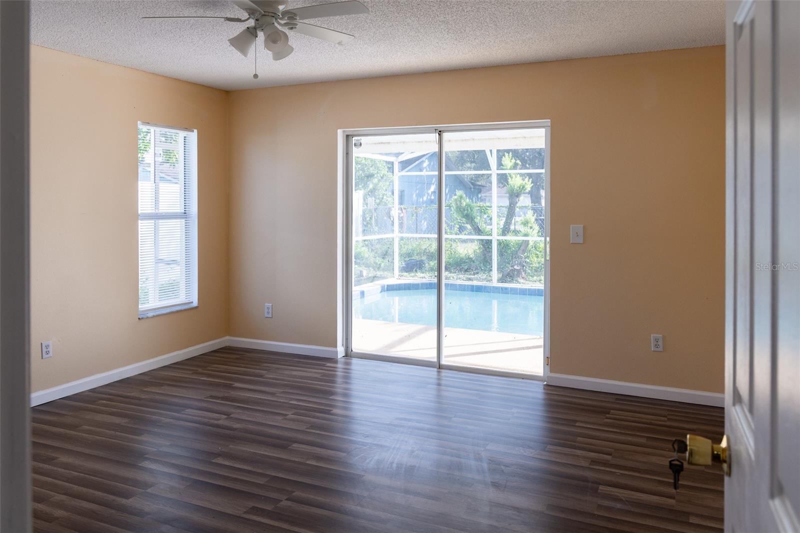 Image 18 of 29 For 638 Kangaroo Drive