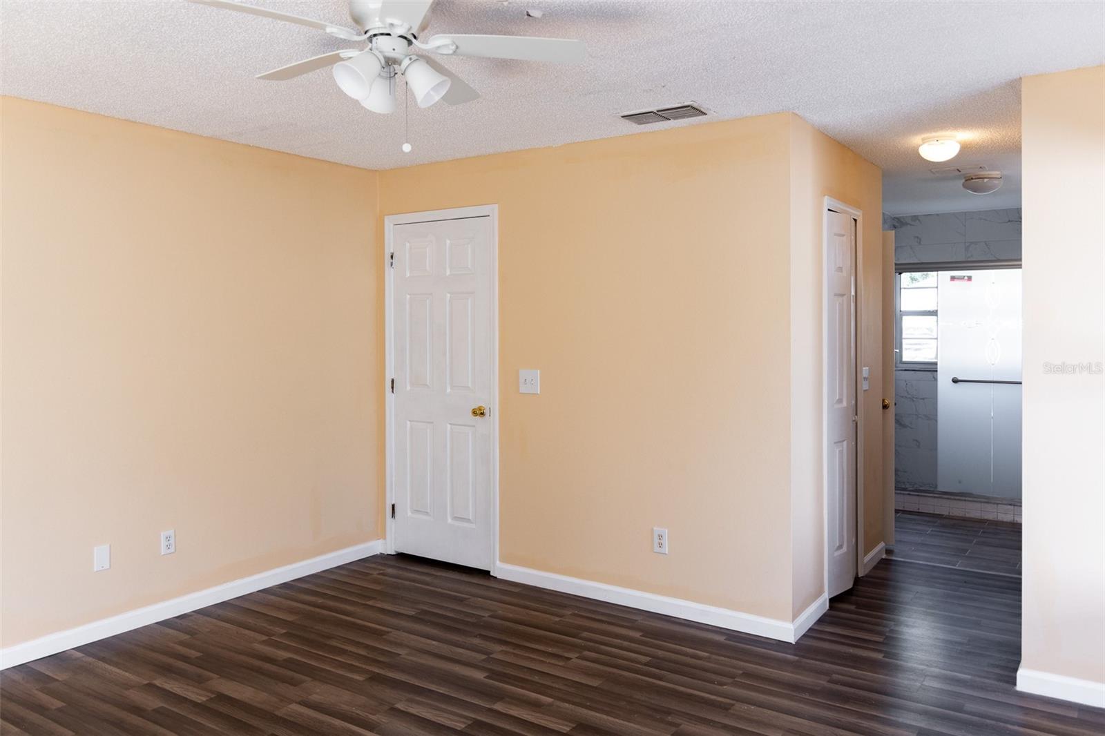 Image 19 of 29 For 638 Kangaroo Drive