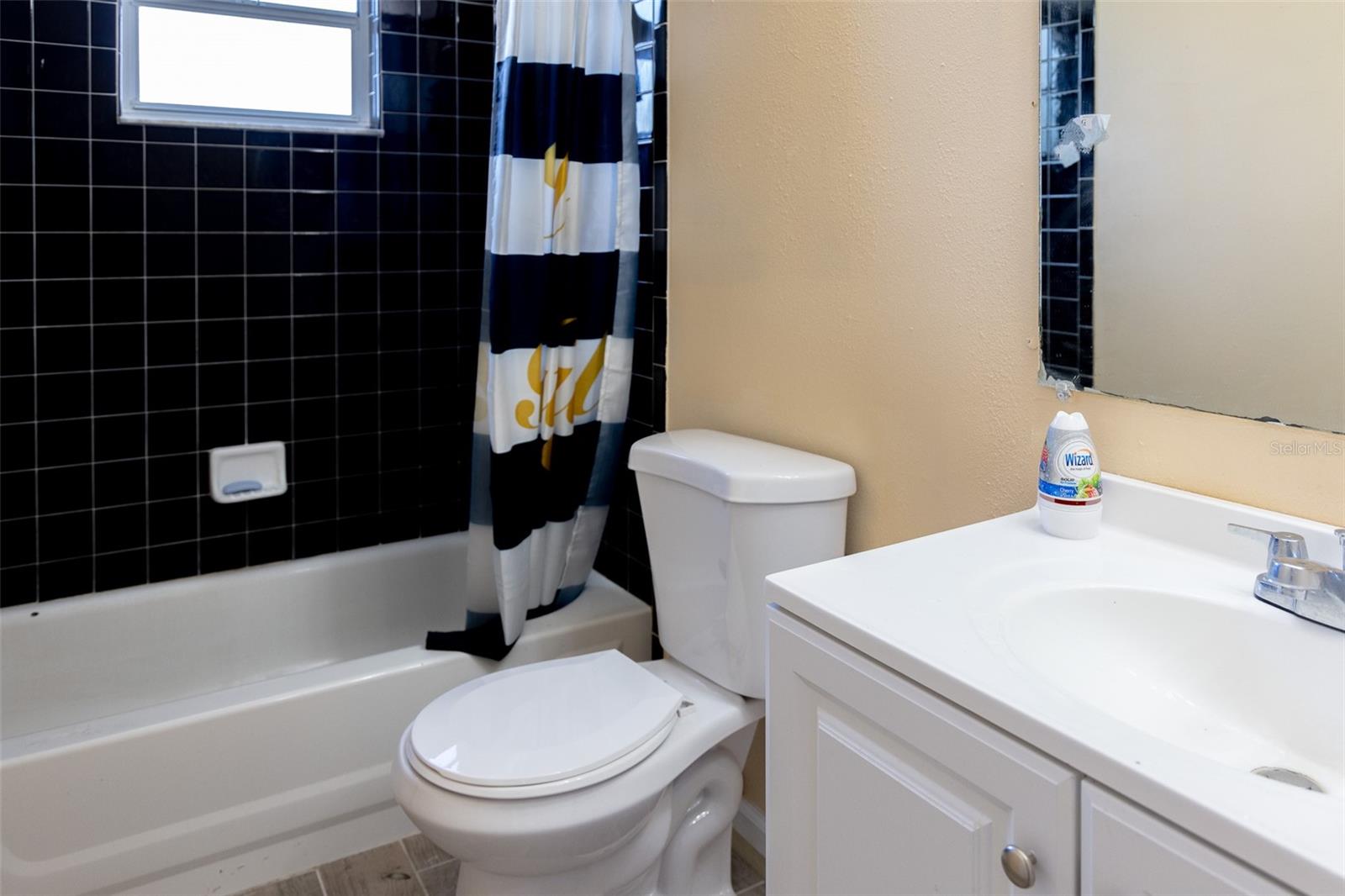 Image 25 of 29 For 638 Kangaroo Drive