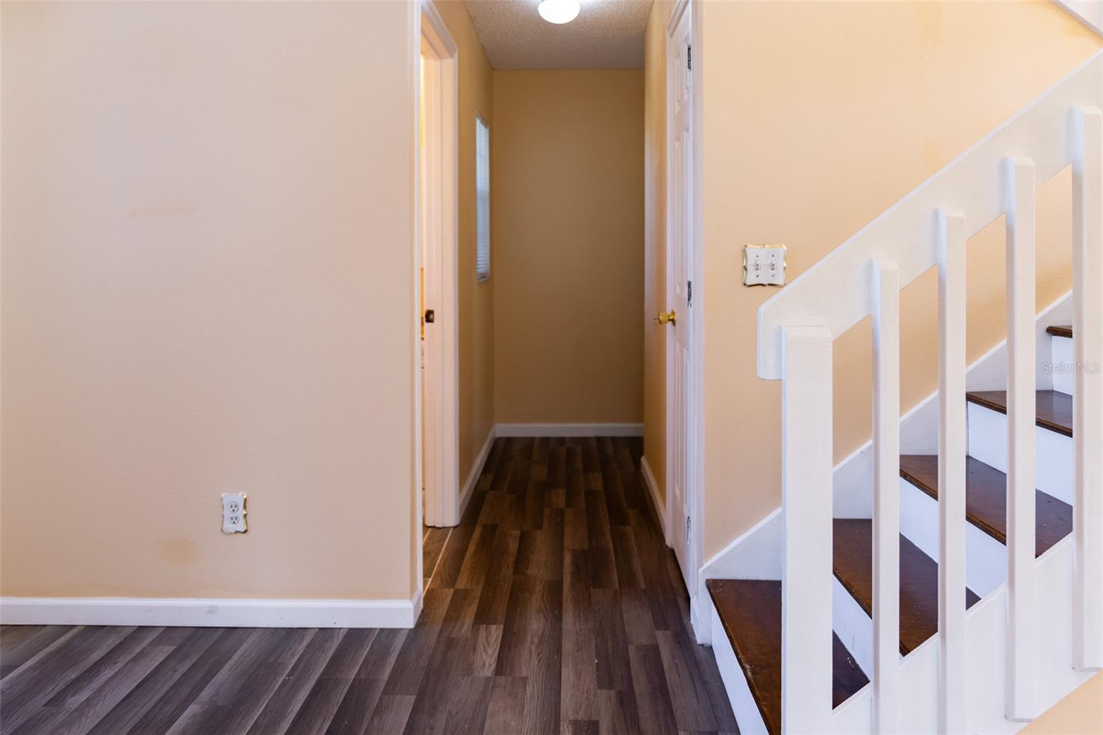 Image 8 of 29 For 638 Kangaroo Drive