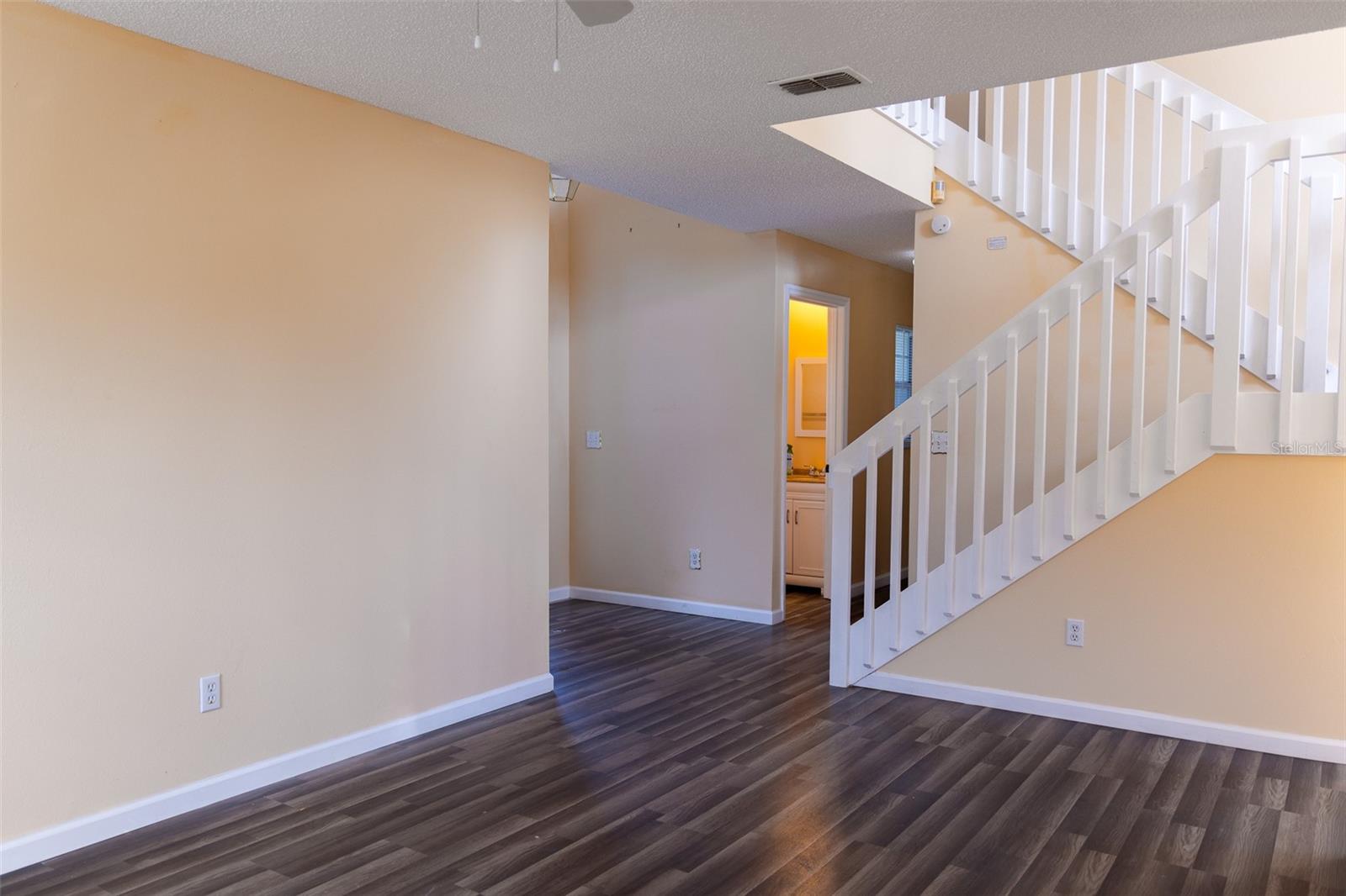 Image 9 of 29 For 638 Kangaroo Drive