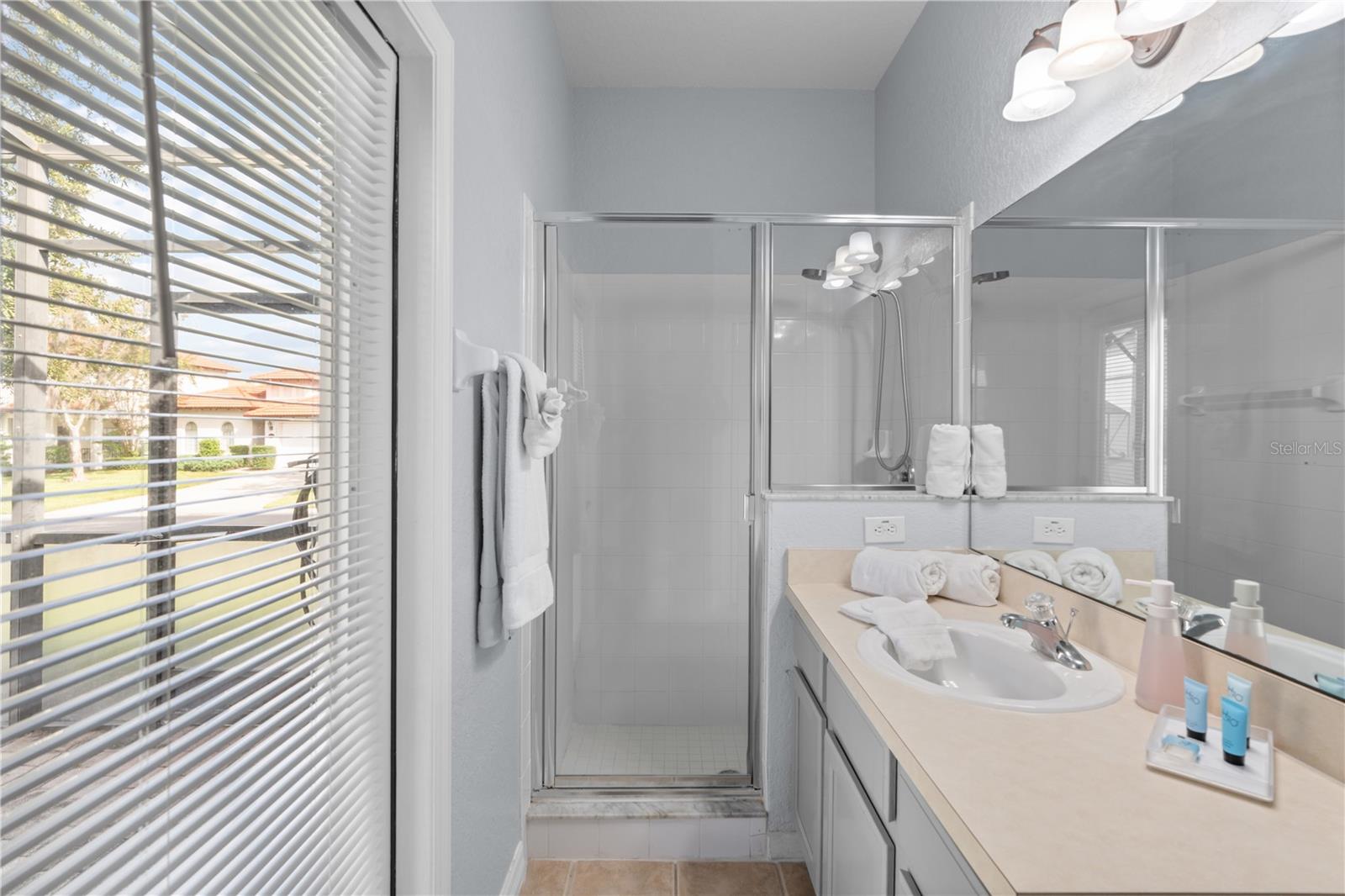 Image 15 of 27 For 16813 Lazy Breeze Loop