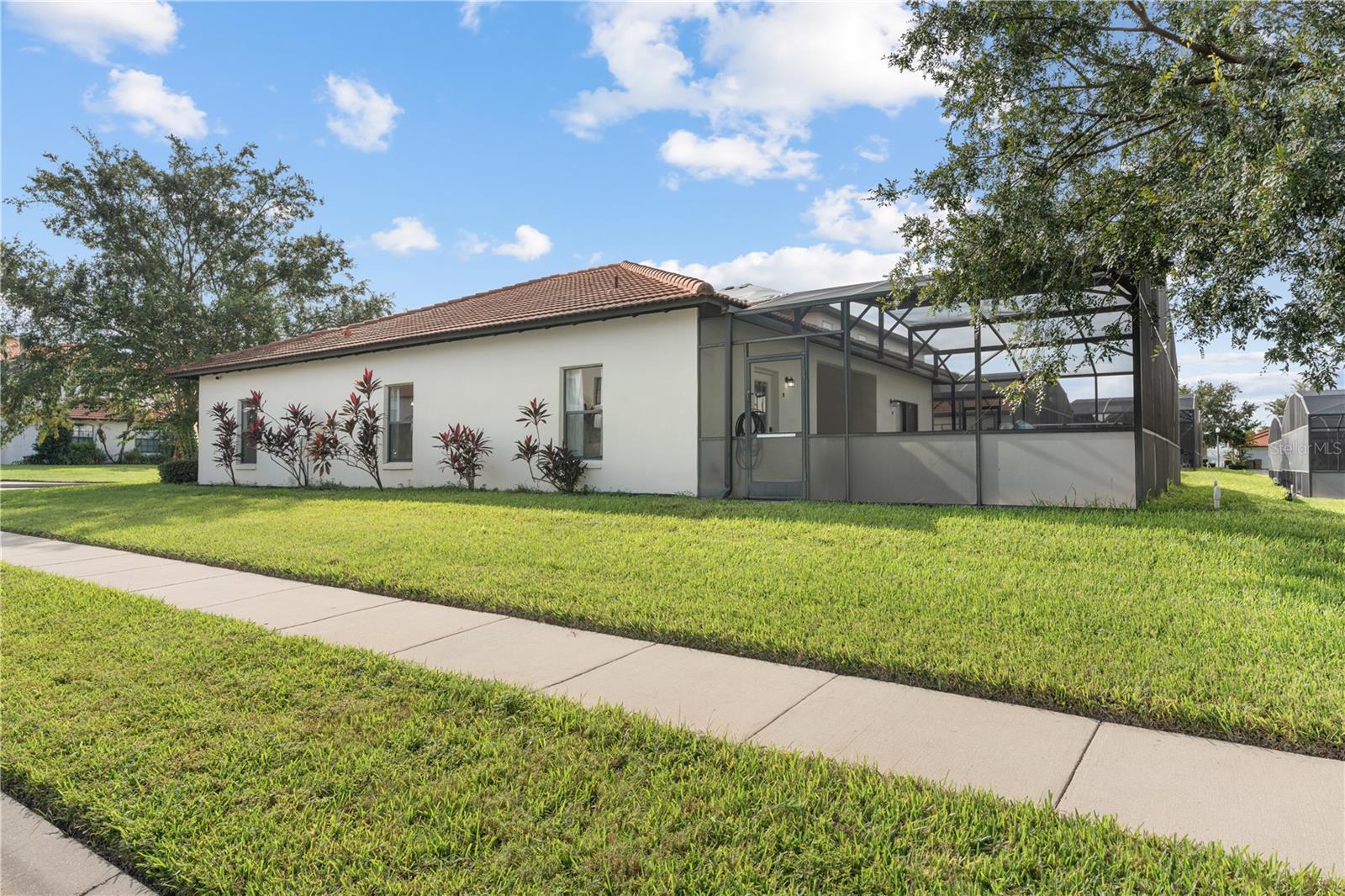 Image 22 of 27 For 16813 Lazy Breeze Loop