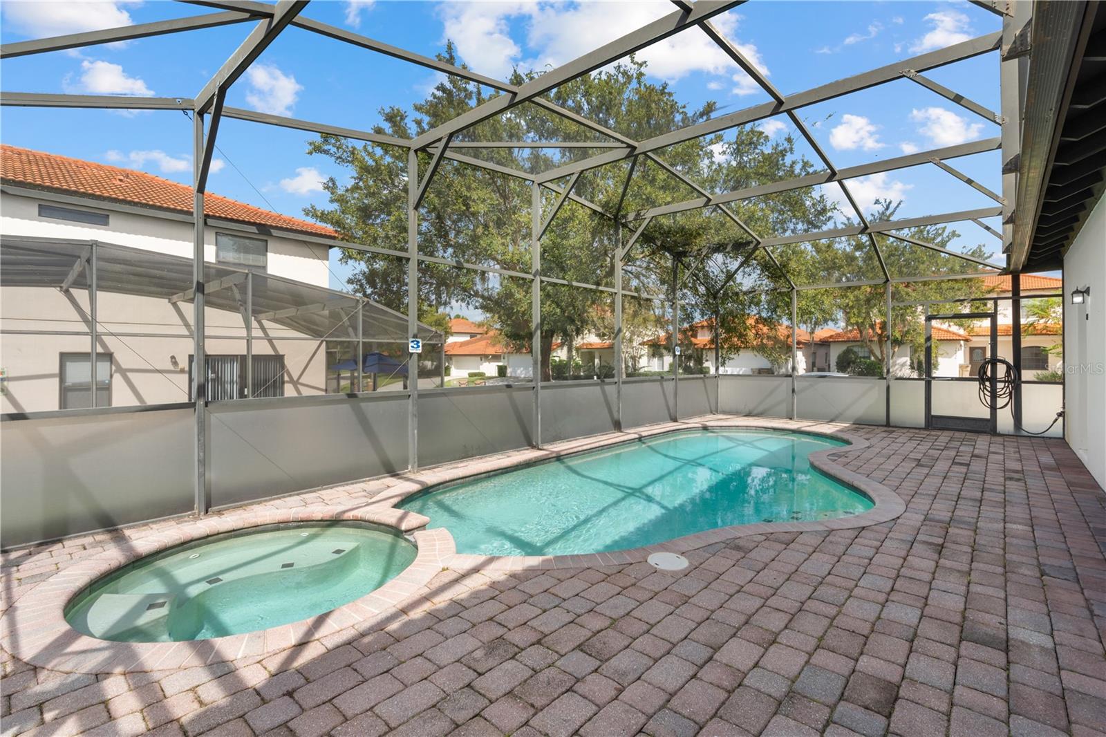 Image 23 of 27 For 16813 Lazy Breeze Loop