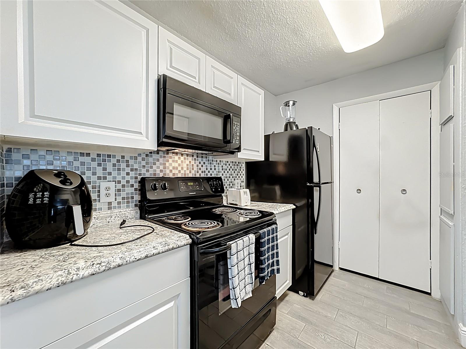 Image 14 of 34 For 4401 Thornbriar Lane 105