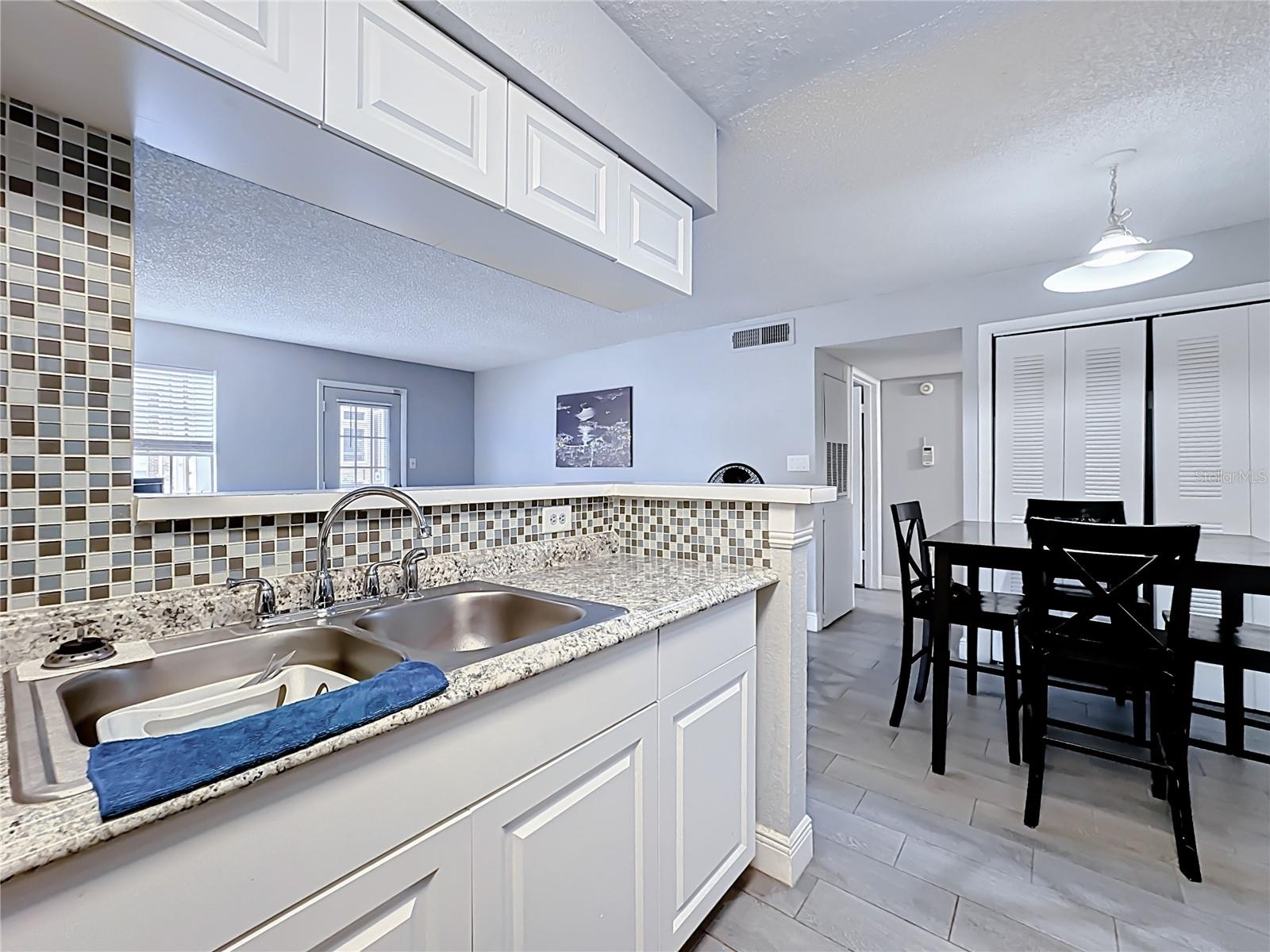 Image 15 of 34 For 4401 Thornbriar Lane 105