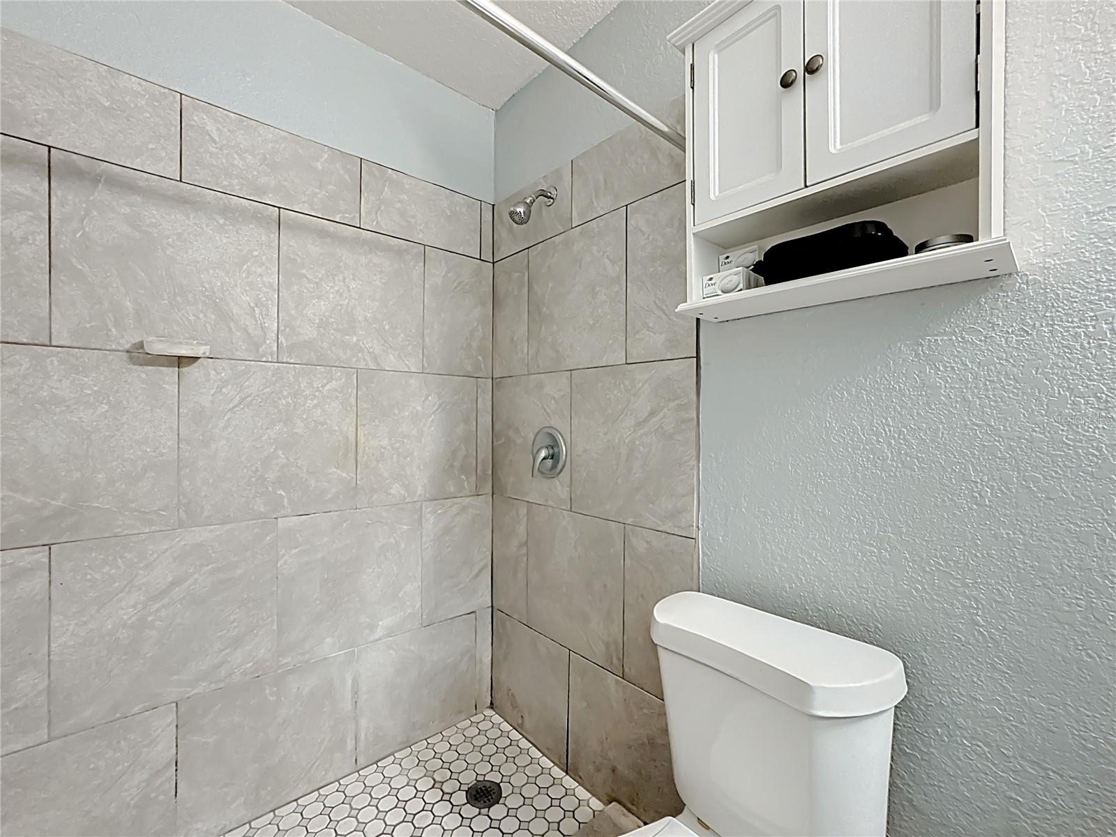 Image 22 of 34 For 4401 Thornbriar Lane 105