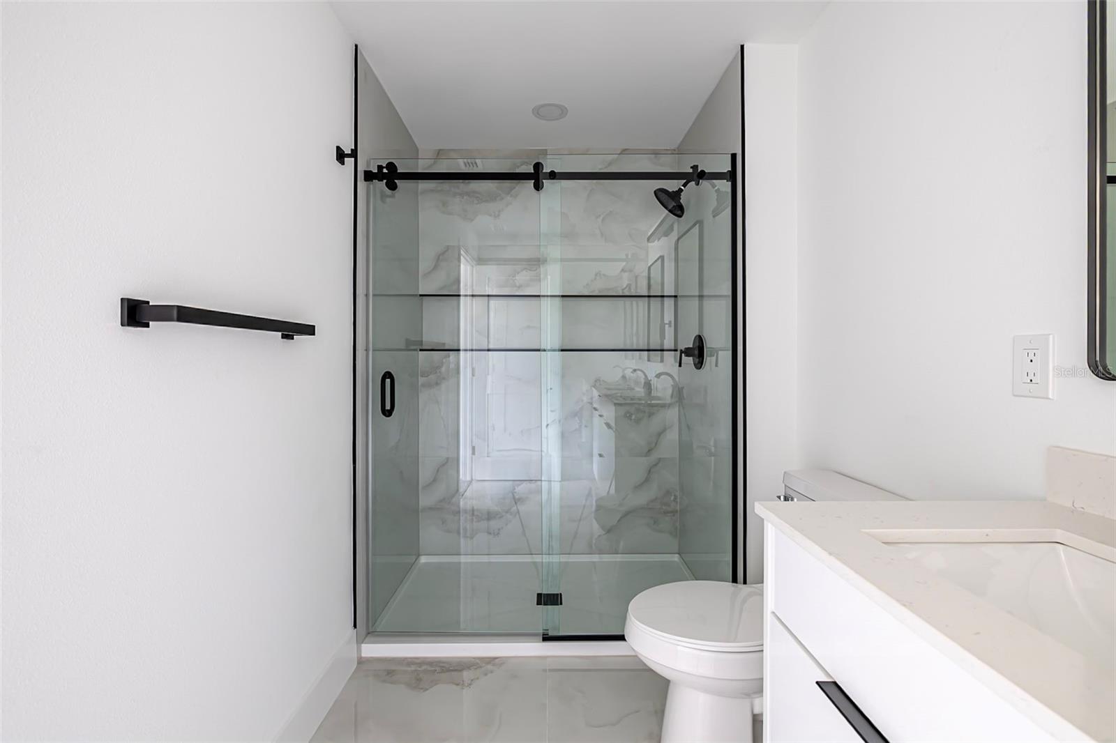 Image 17 of 24 For 2005 Barroso Street