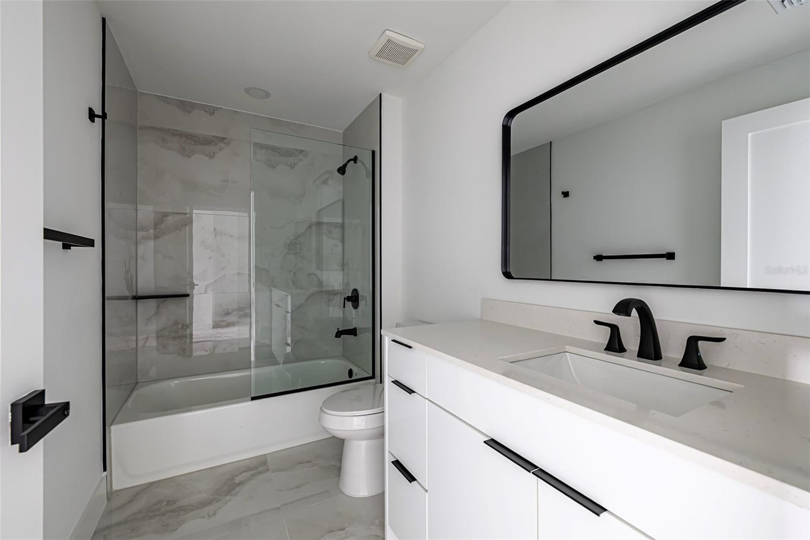 Image 20 of 24 For 2005 Barroso Street