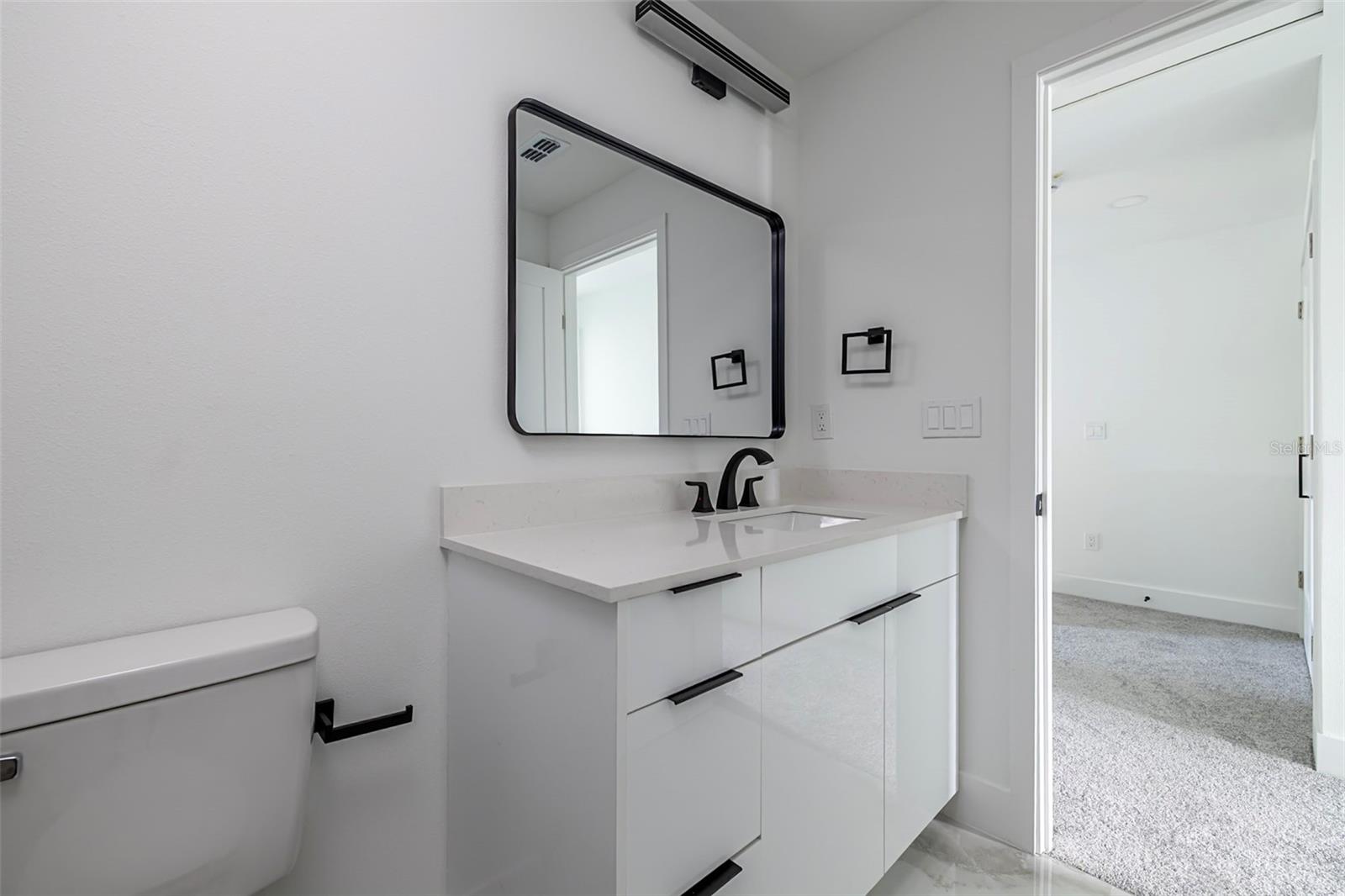 Image 21 of 24 For 2005 Barroso Street