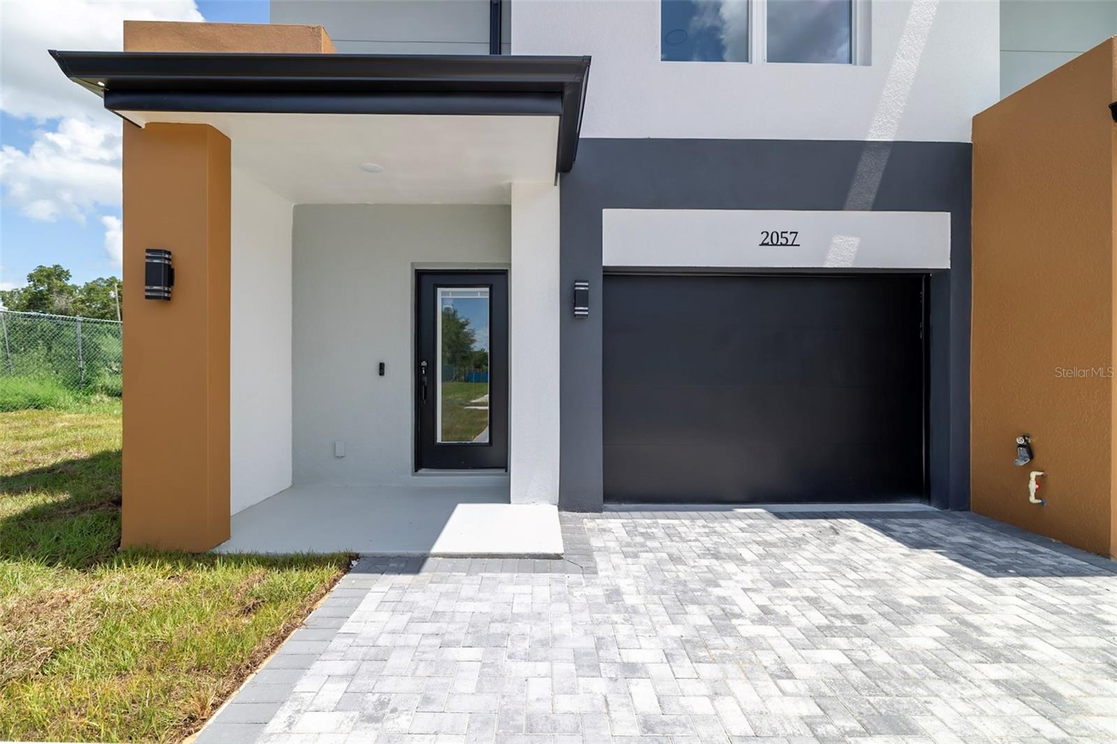 Image 3 of 24 For 2005 Barroso Street