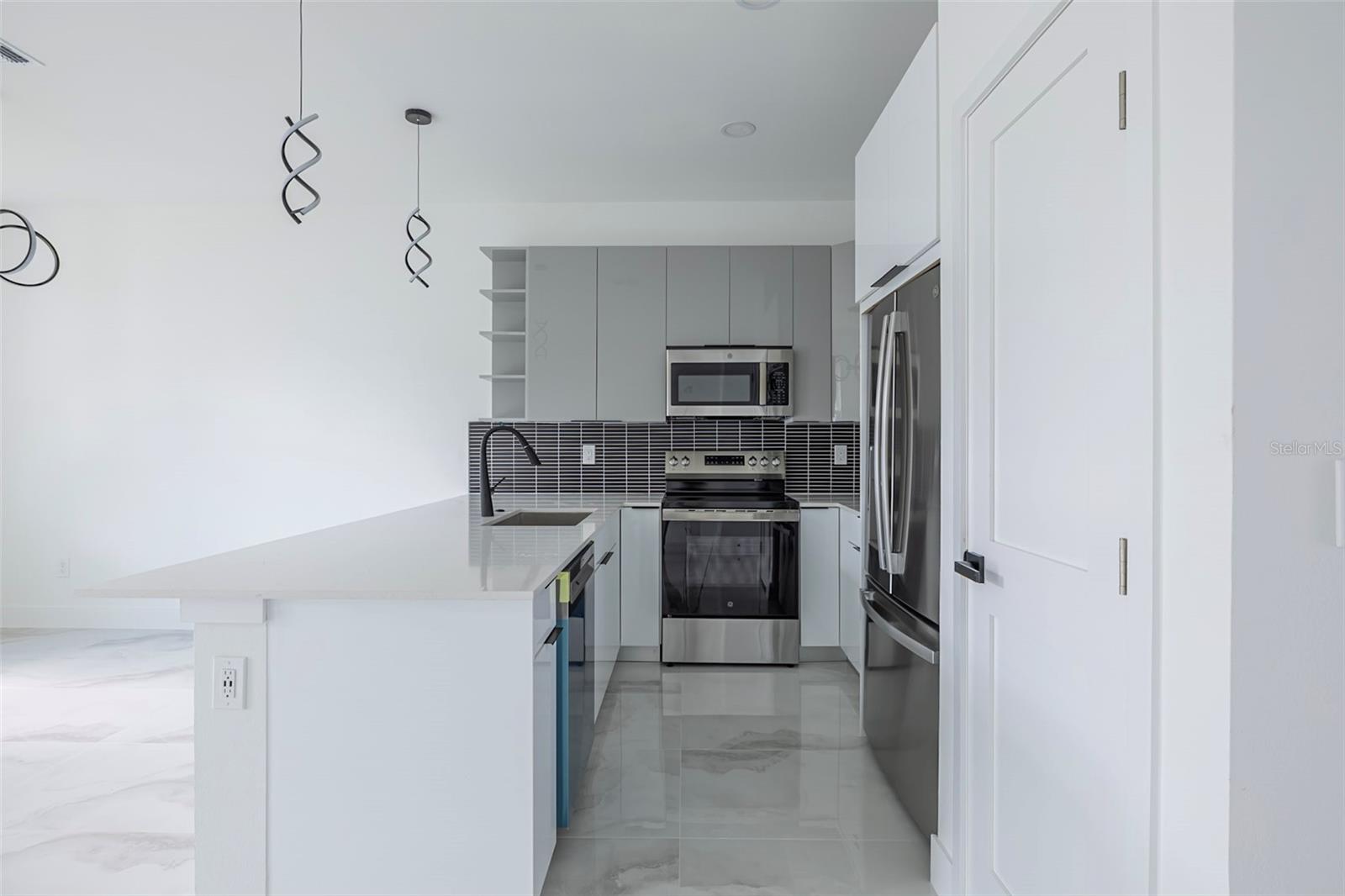 Image 5 of 24 For 2005 Barroso Street