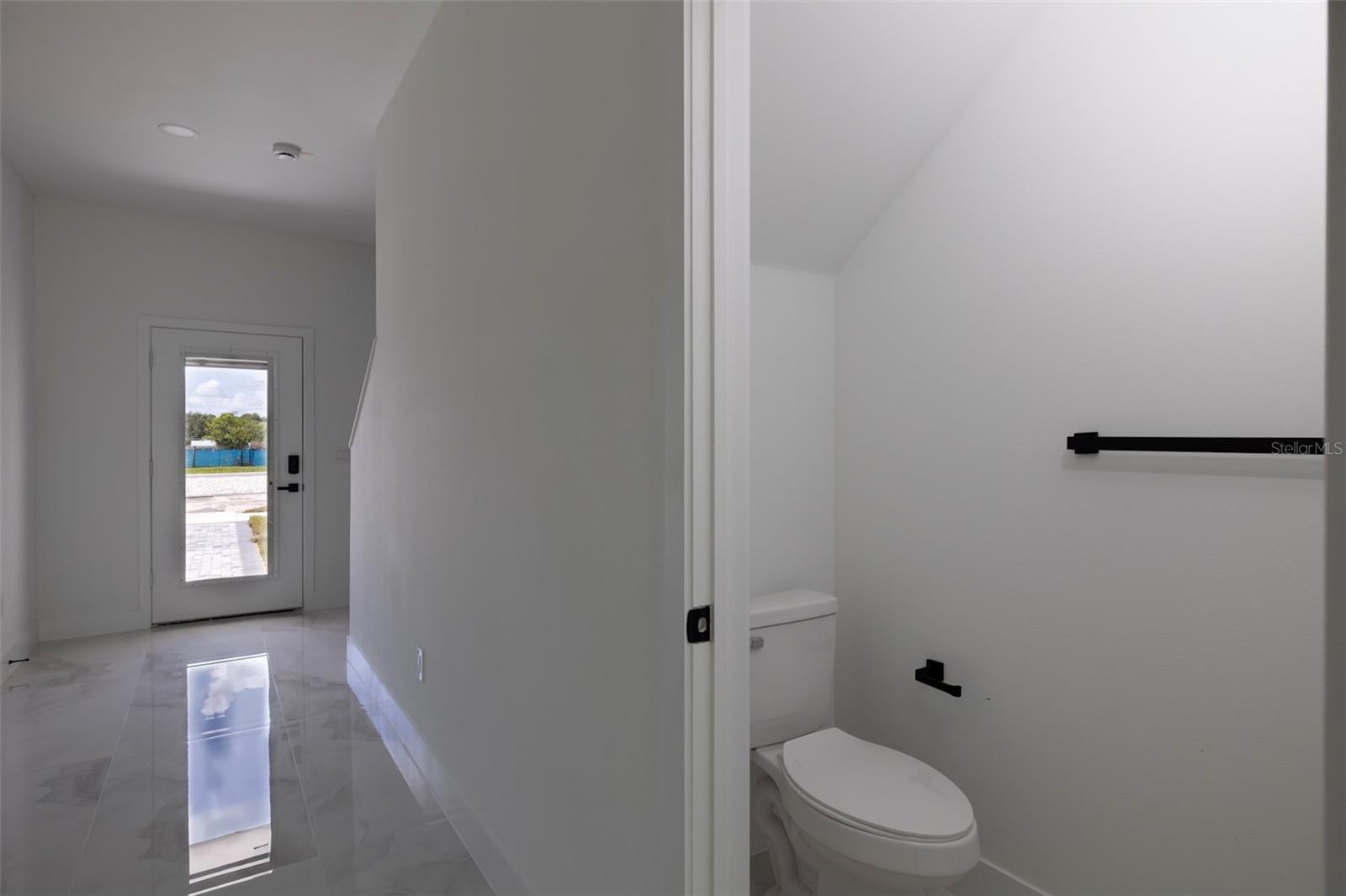 Image 9 of 24 For 2005 Barroso Street