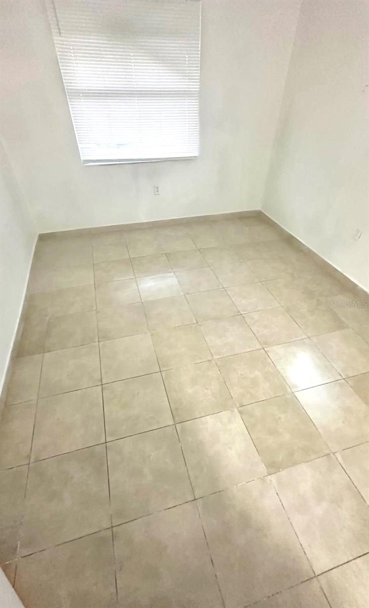 Image 7 of 10 For 721 Michigan Court 1