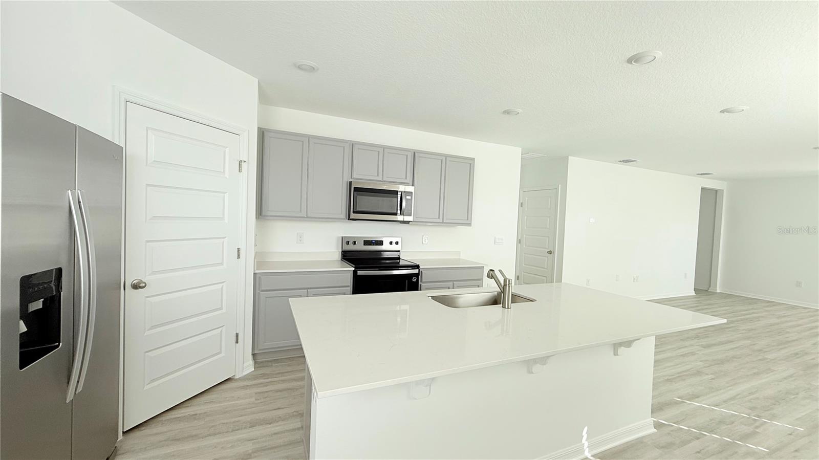 Image 2 of 23 For 2986 Waterlily Way